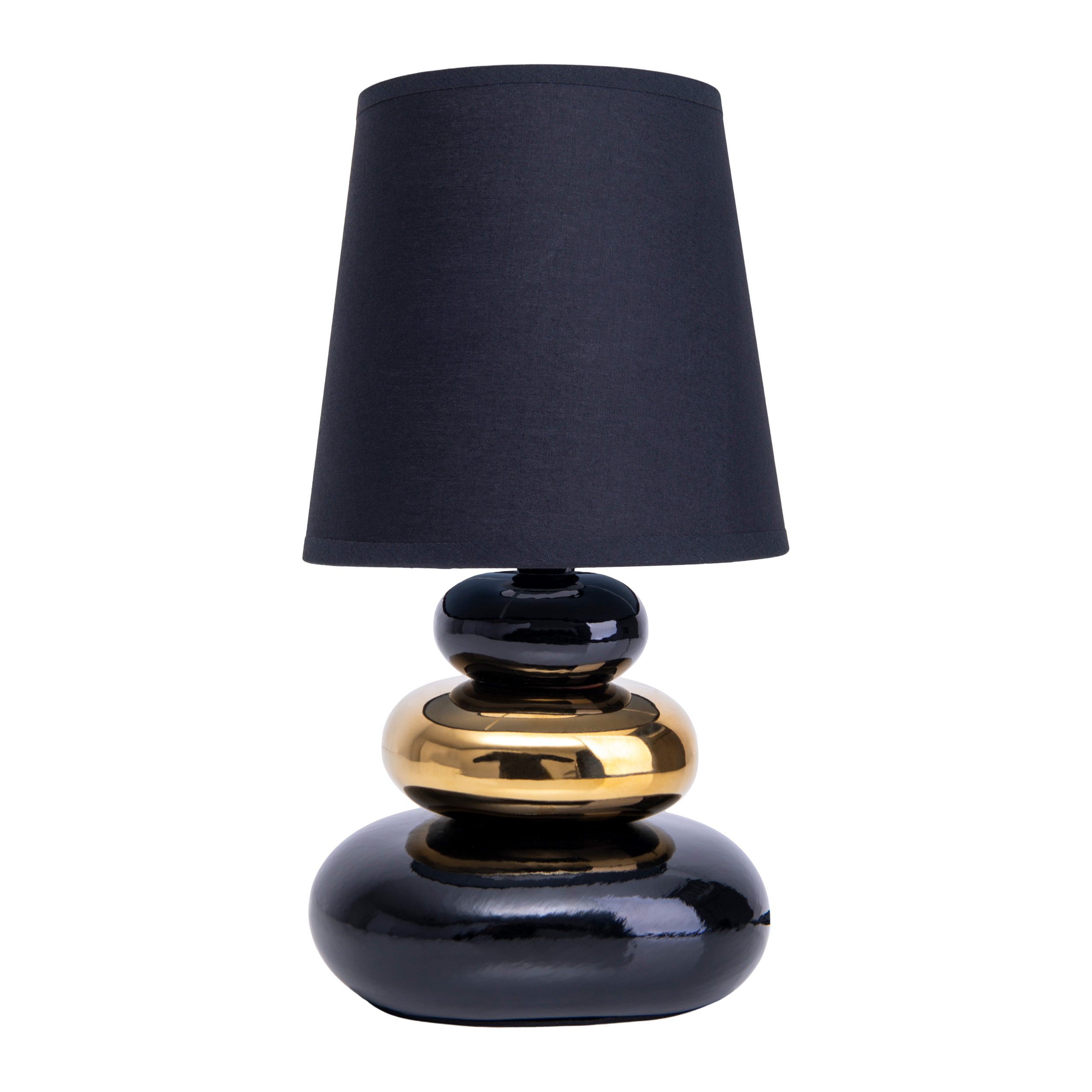 Schwarz-goldene Tischlampe mit drei Kugeln und schwarzem Lampenschirm. Weißer Hintergrund.