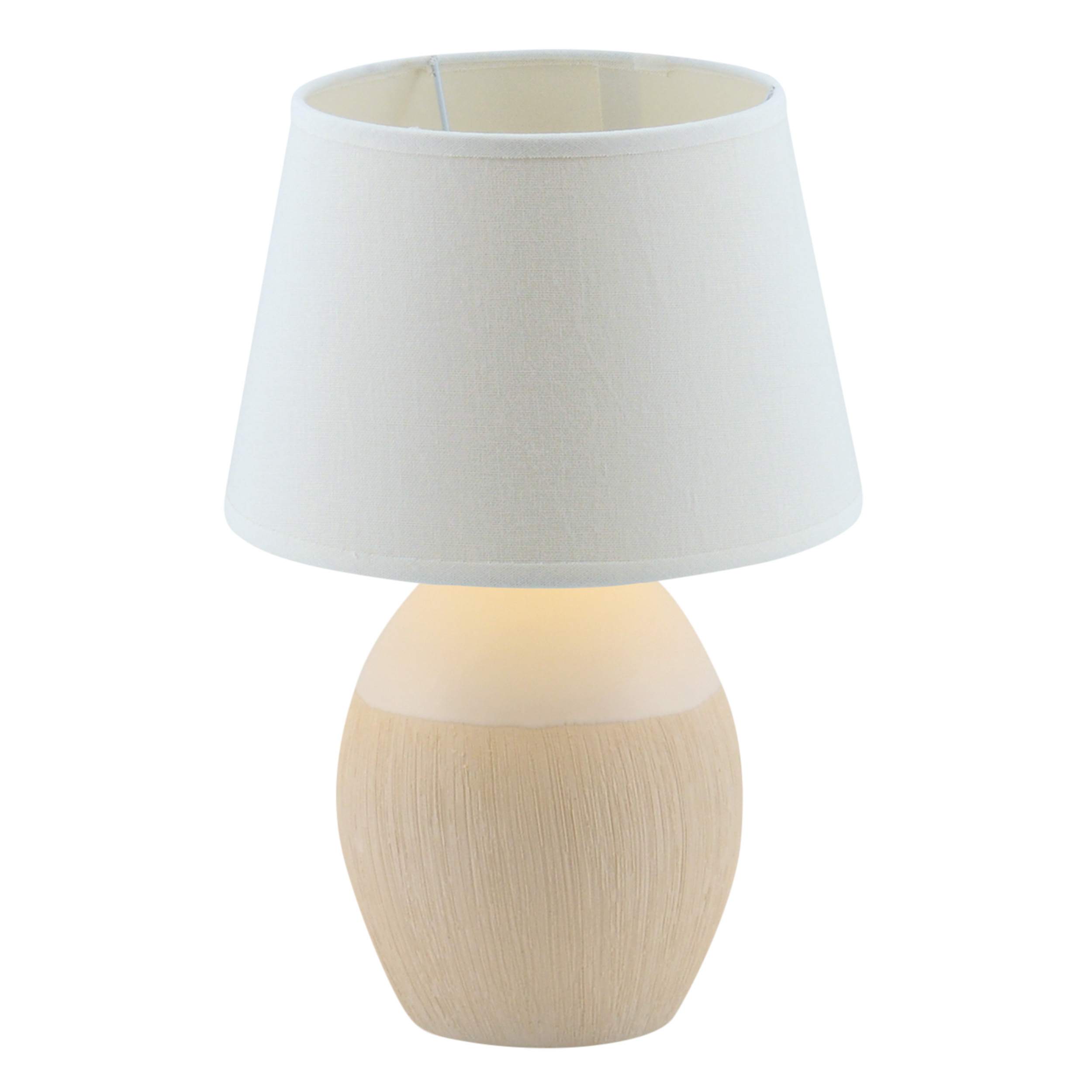 Cremefarbene Lampe mit weißem Lampenschirm. Der Sockel ist strukturiert.