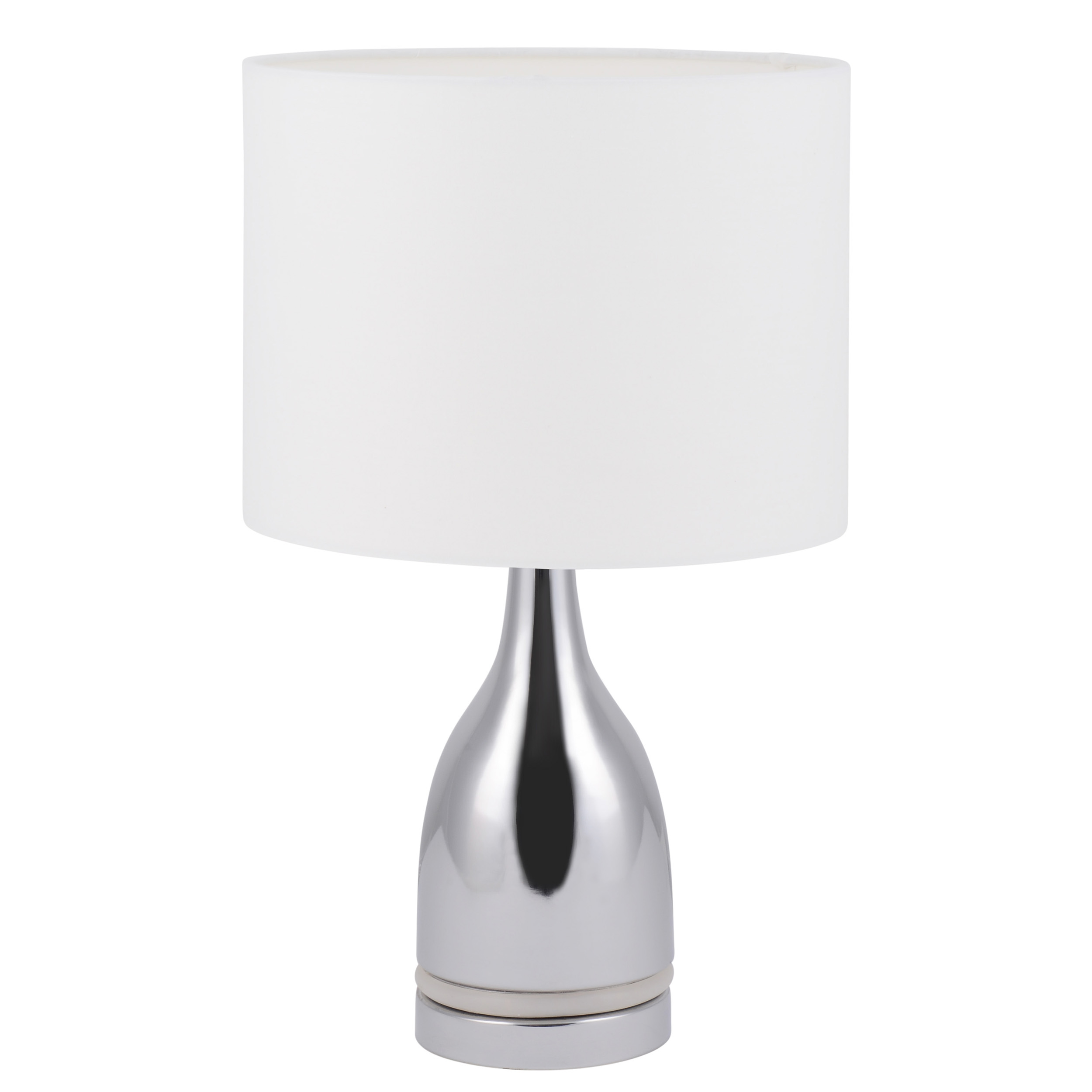 Eine Chromlampe mit weißem, zylindrischem Lampenschirm.