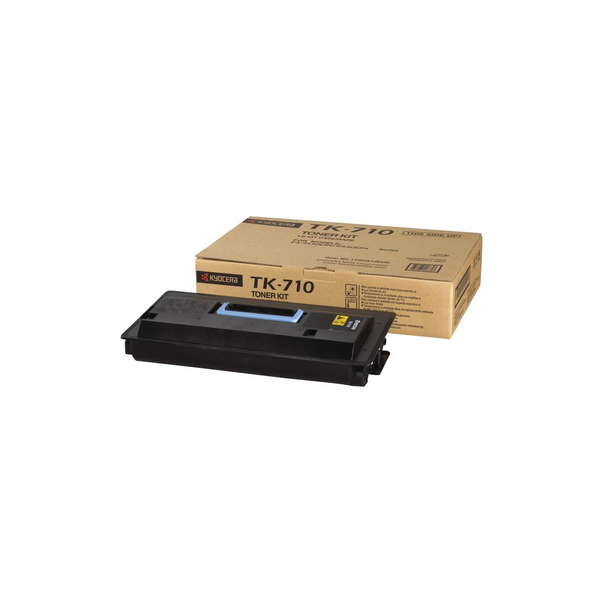 Una cartuccia toner nera e una scatola. La scatola è marrone e riporta 'Kyocera' e 'TK-710'.