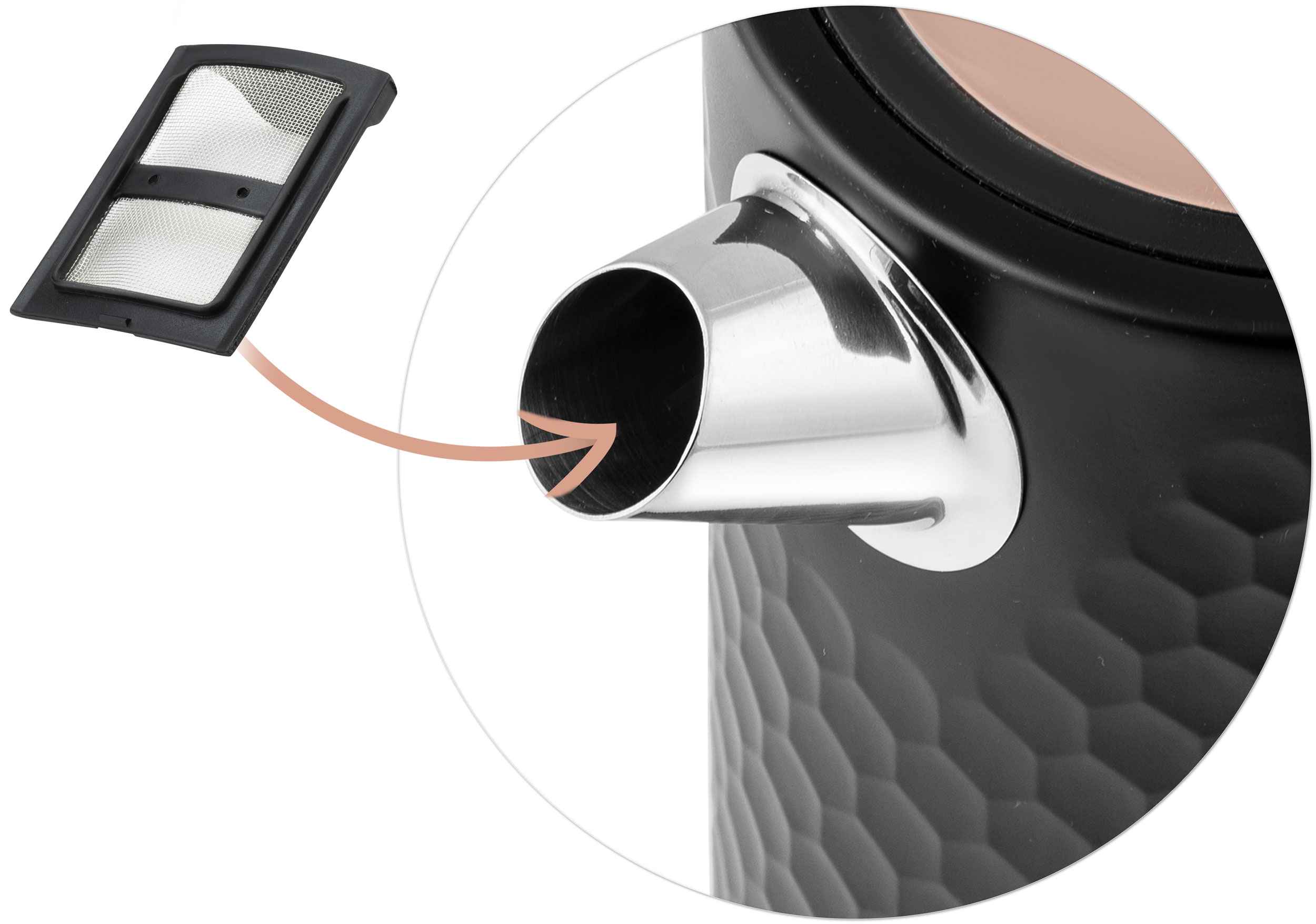 Zbliżenie wylewki i filtra czajnika. Filtr jest wyjmowany, a wylewka jest podłączona.