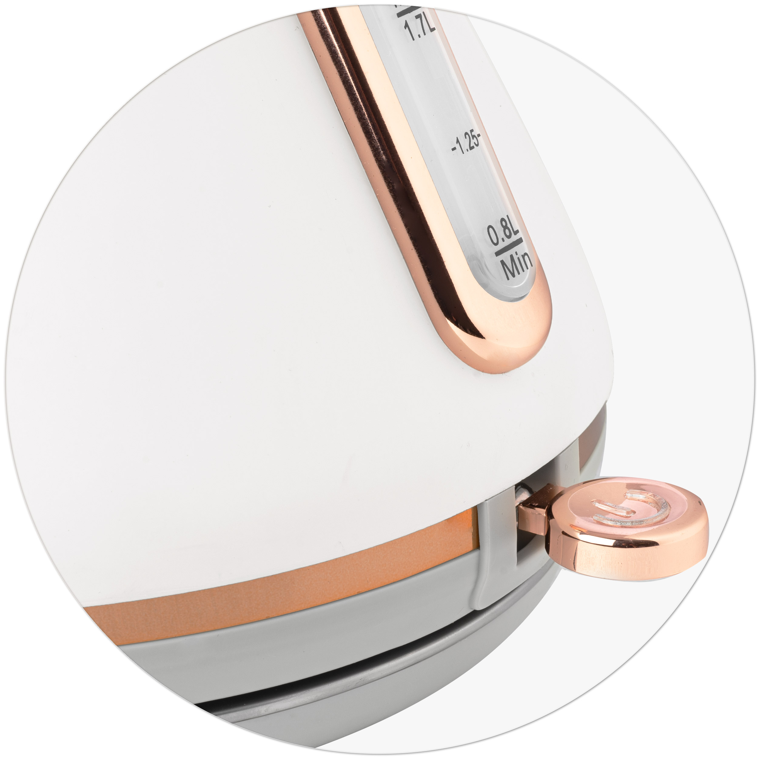 Zbliżenie czajnika elektrycznego, pokazujące wskaźnik poziomu wody i akcent w kolorze różowego złota.