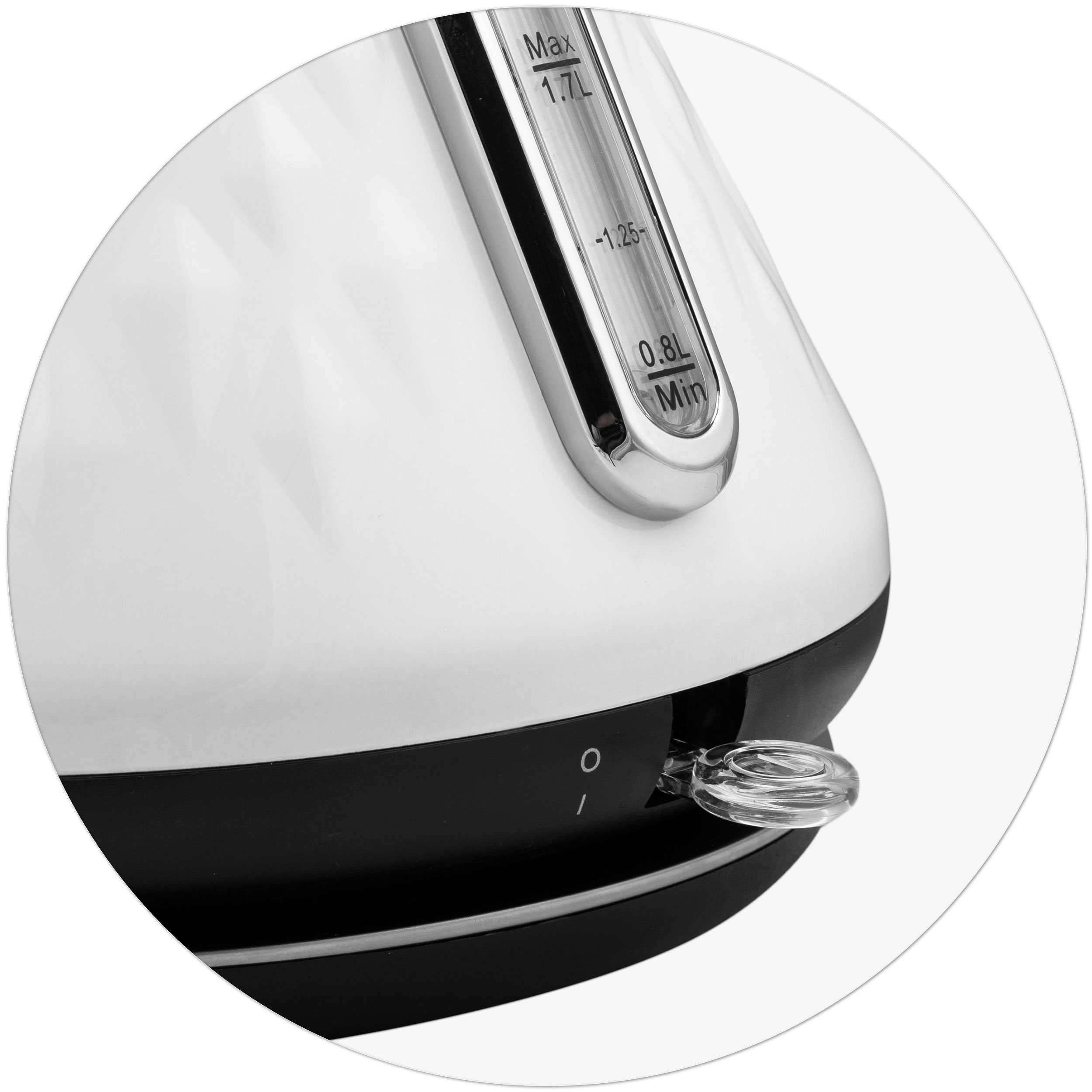 Czarno-białe zbliżenie czajnika pokazujące wskaźnik poziomu wody i włącznik/wyłącznik z przezroczystą pętlą.