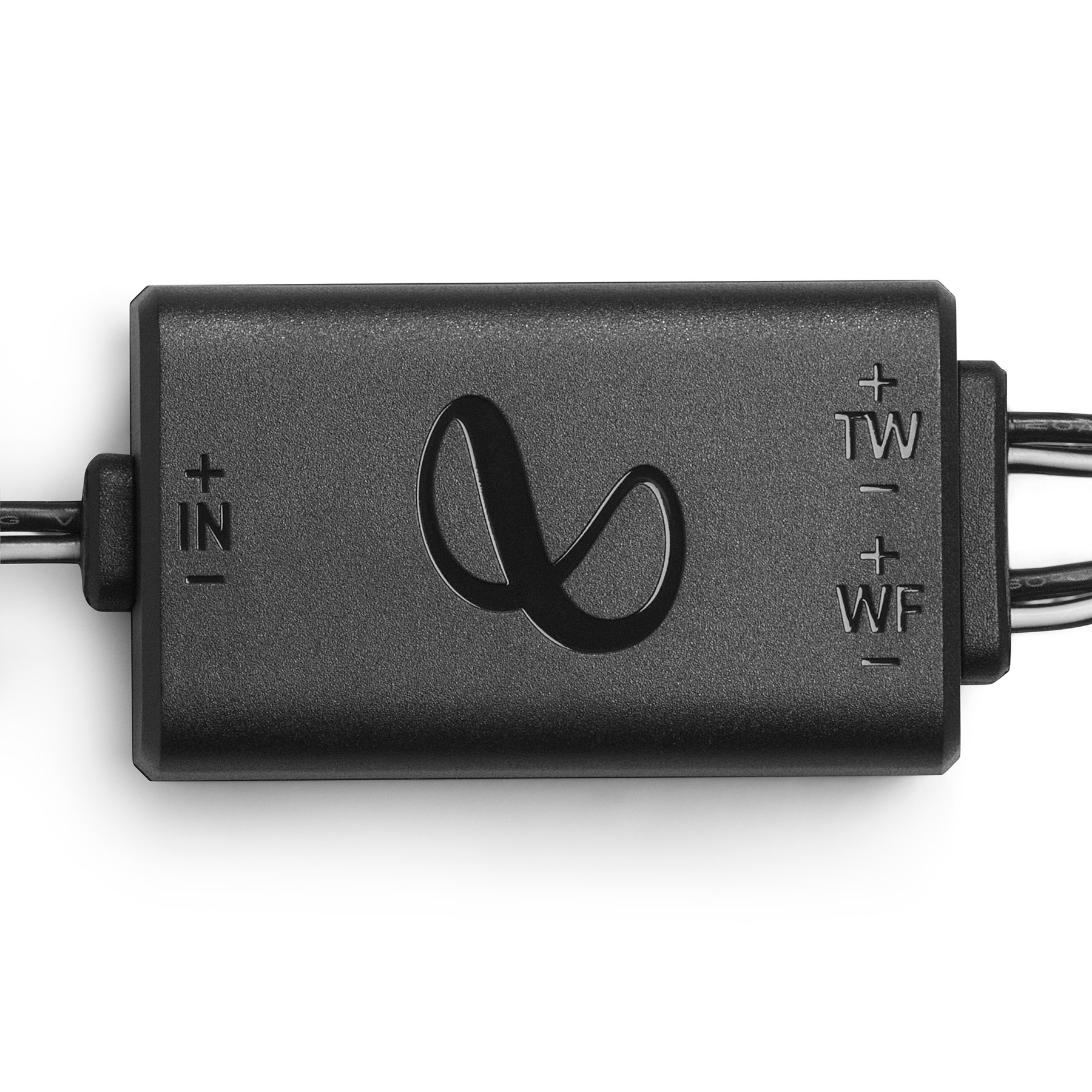 Ein schwarzes elektronisches Bauteil mit Plus- und Minuszeichen und dem Logo von „Infinity“ auf weißem Grund.