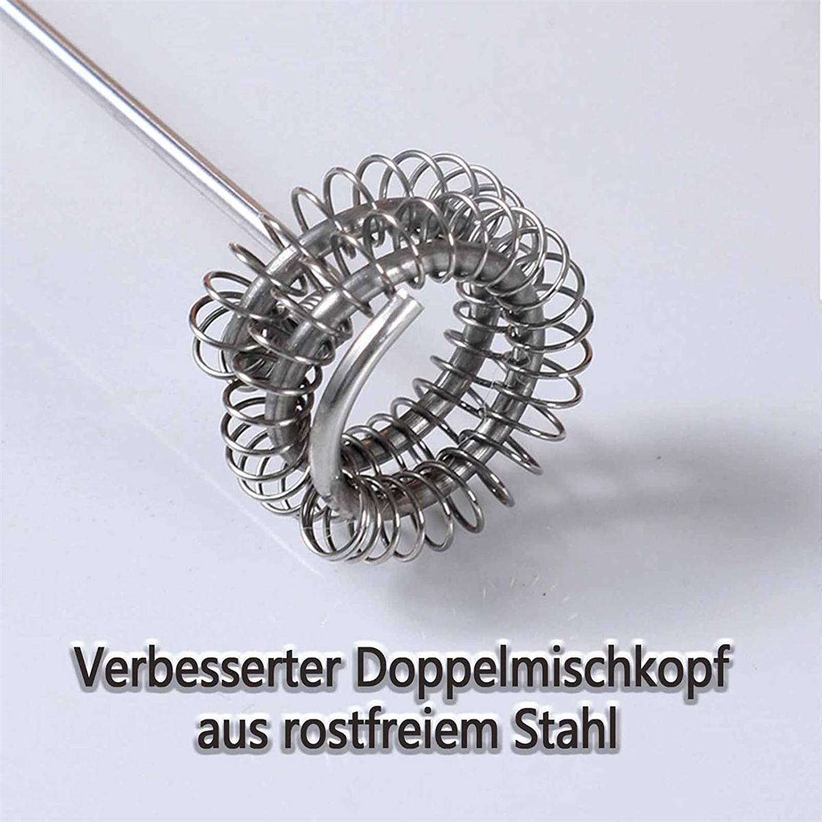 Nahaufnahme des Spiral-Kopfes eines Schneebesens aus Edelstahl.
