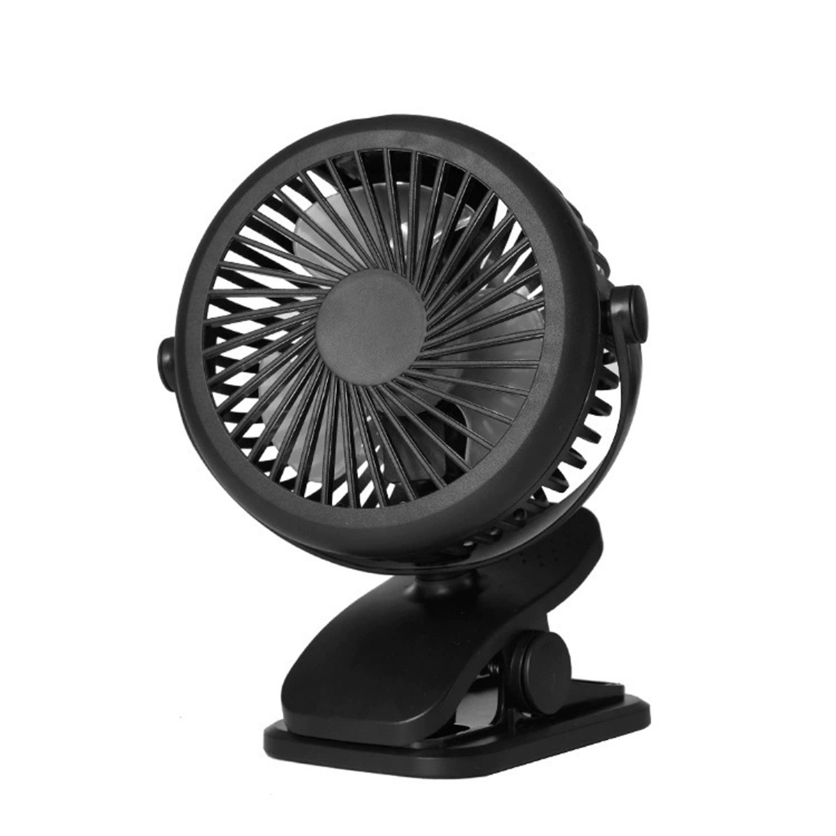 Ein kleiner, schwarzer Clip-on-Ventilator. Der Ventilator ist dem Betrachter zugewandt. Der Clip ist unten sichtbar.