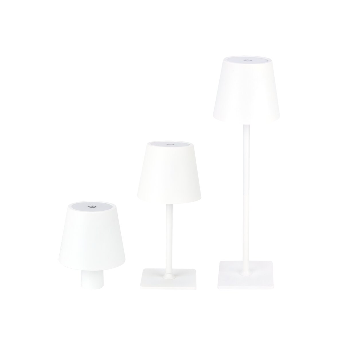 Drei weiße Tischlampen in verschiedenen Größen. Jede Lampe hat einen weißen Schirm und einen weißen Sockel auf weißem Hintergrund.