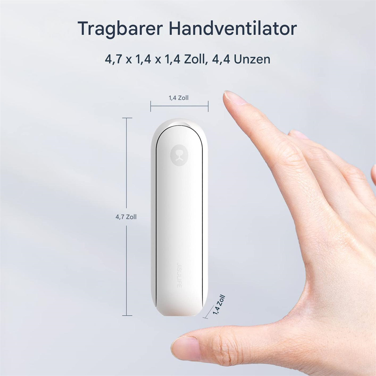 Ein weißer tragbarer Ventilator wird in einer Hand gehalten. Der Lüfter ist klein, mit Abmessungen in Zoll angegeben.