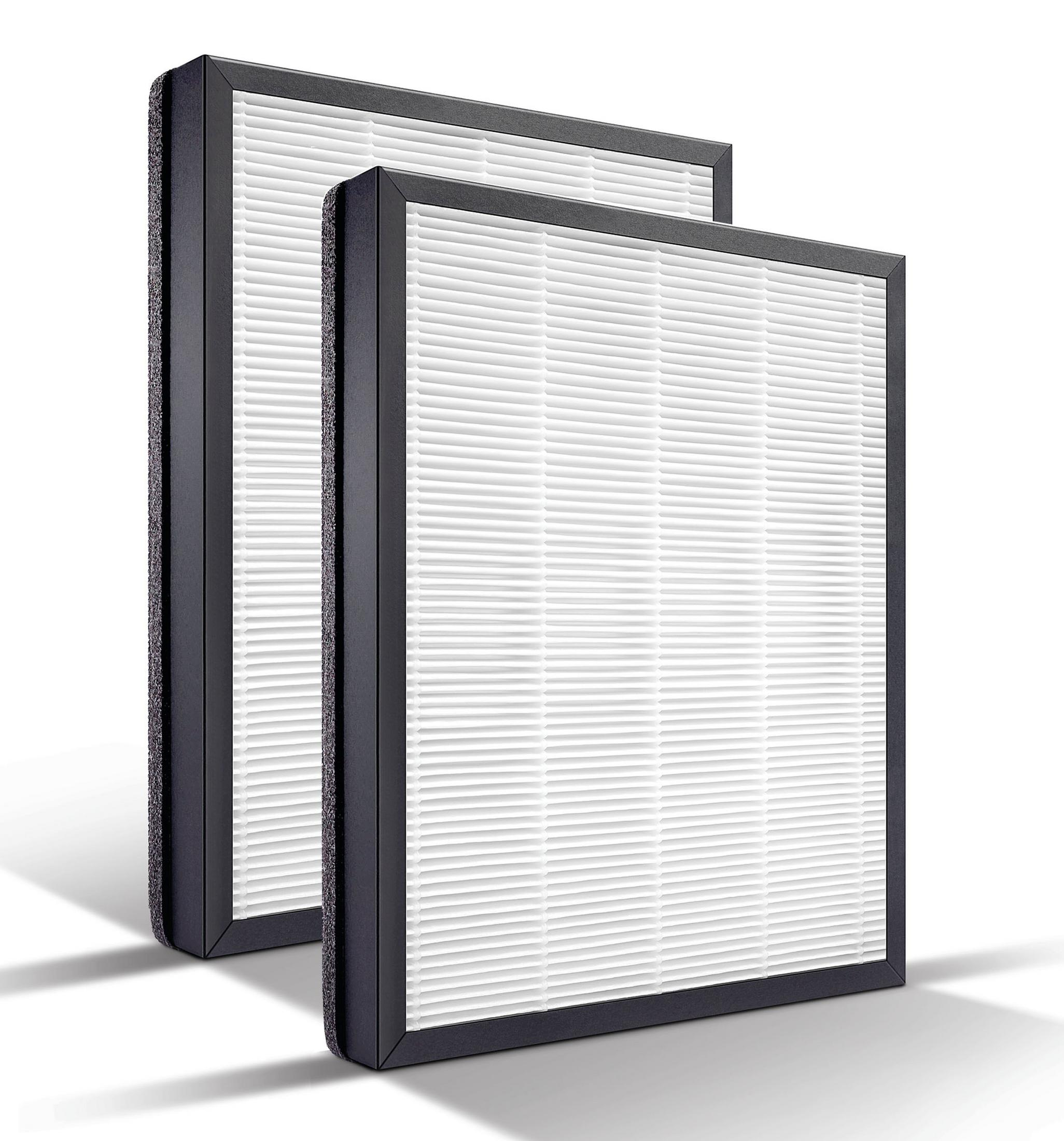 Ein Paar Luftfilter-Ersatzteile. Die Filter sind schwarz mit weißem Filtermaterial.