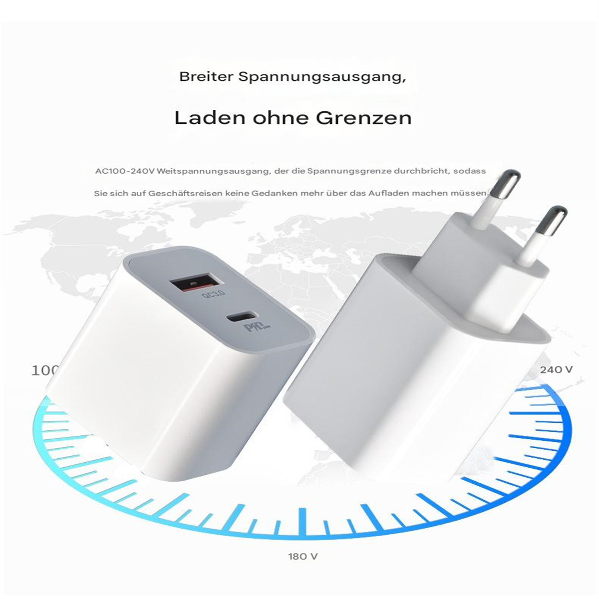 Zwei weiße elektrische Steckeradapter auf hellblauem Hintergrund. Sie haben zwei Stifte.