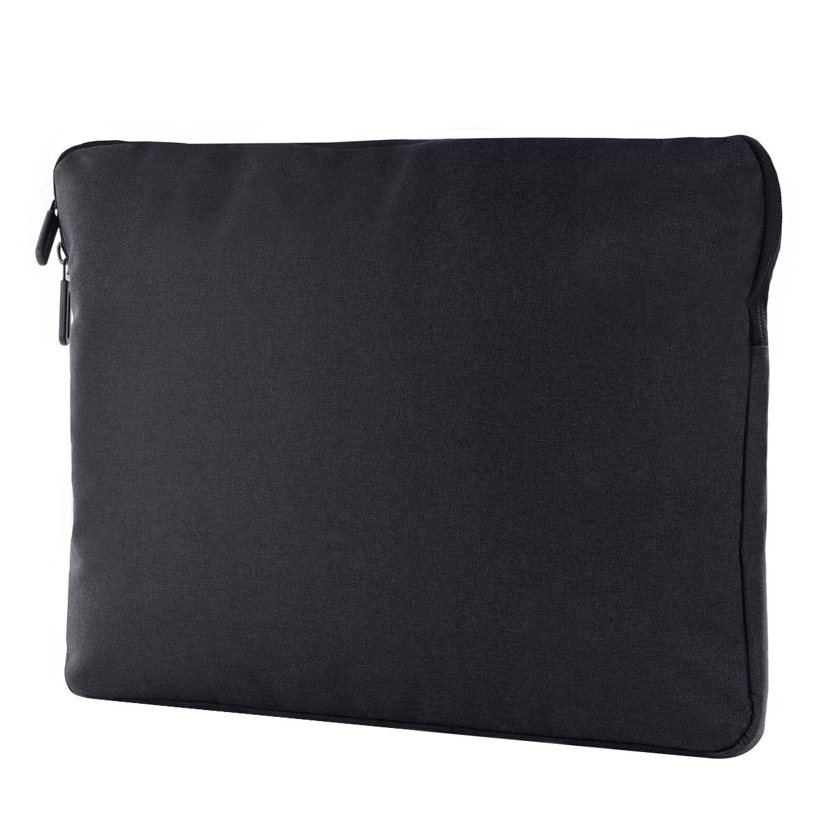 Schwarze Laptoptasche mit Reißverschluss. Der Stoff hat eine Textur. Der Reißverschluss befindet sich auf der linken Seite.