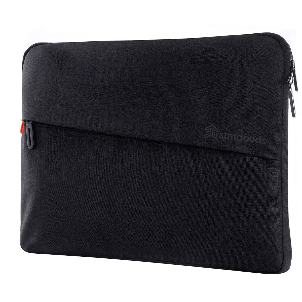 Schwarze Laptoptasche mit diagonalem Reißverschluss und Markenlogo. Isoliert.