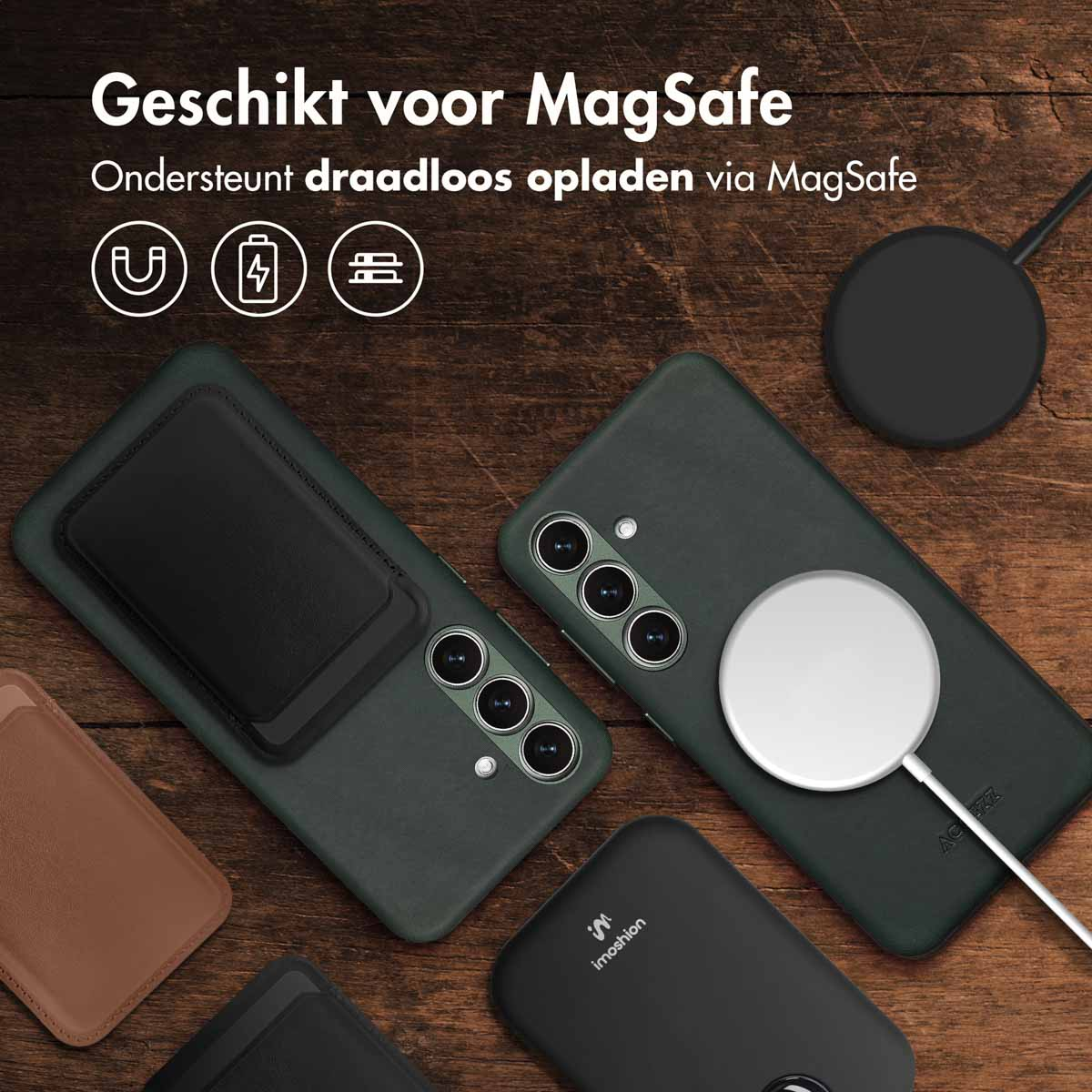 Téléphones et accessoires sur une surface en bois. Chargeur et étuis Magsafe visibles.