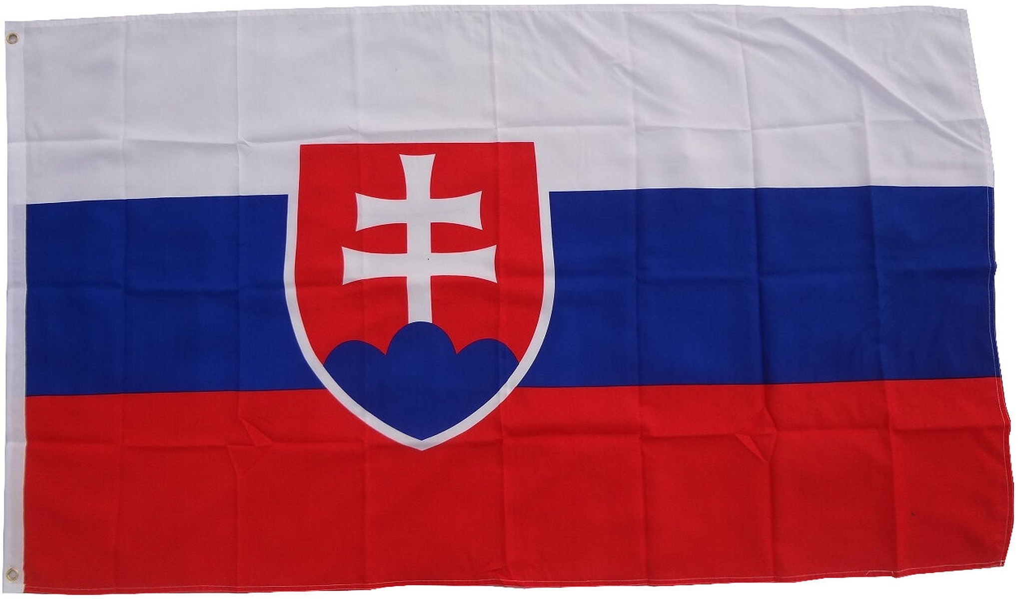 Slowakische Flagge: drei horizontale Streifen, weiß, blau und rot, mit Wappen.