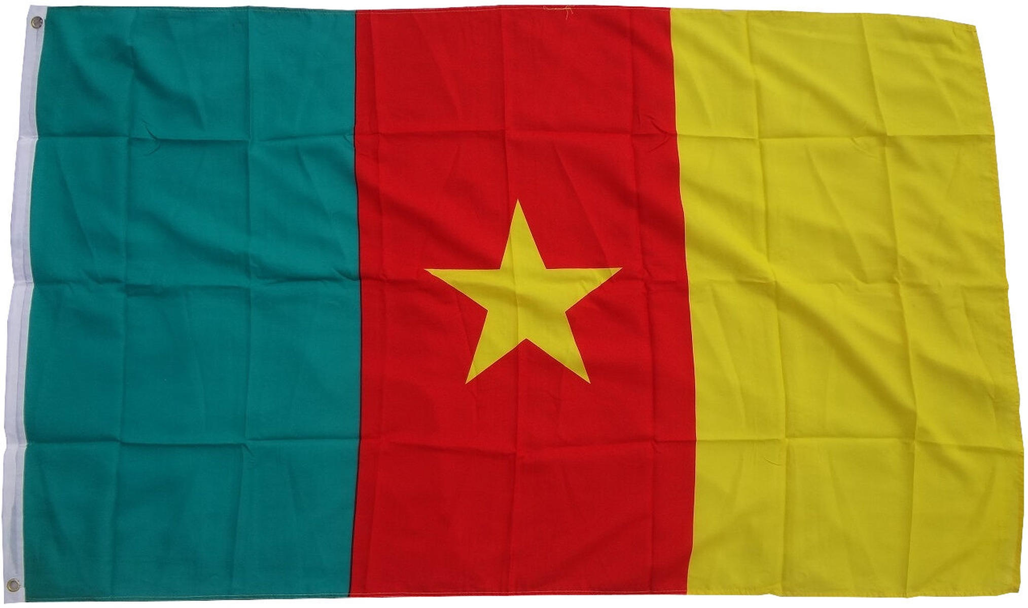 Flagge von Kamerun. Vertikale grüne, rote und gelbe Streifen mit gelbem Stern in der Mitte.