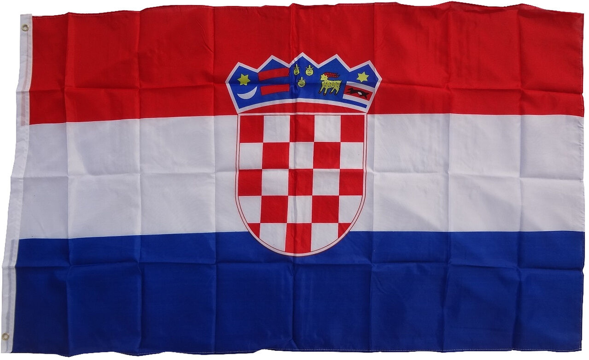 Kroatische Flagge. Rote, weiße und blaue horizontale Streifen mit dem kroatischen Wappen in der Mitte.