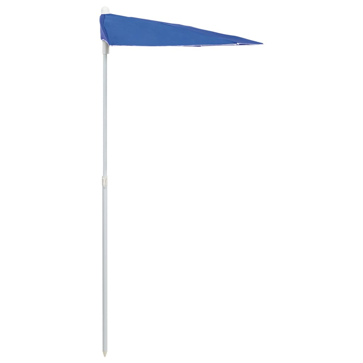 Blaue dreieckige Flagge an einem weißen Mast. Weißer Hintergrund. Die Flagge ist abgewinkelt.