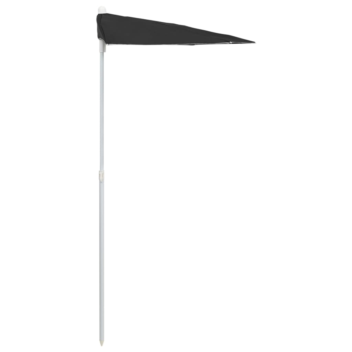 Eine schwarze dreieckige Flagge an einem weißen Pfahl.