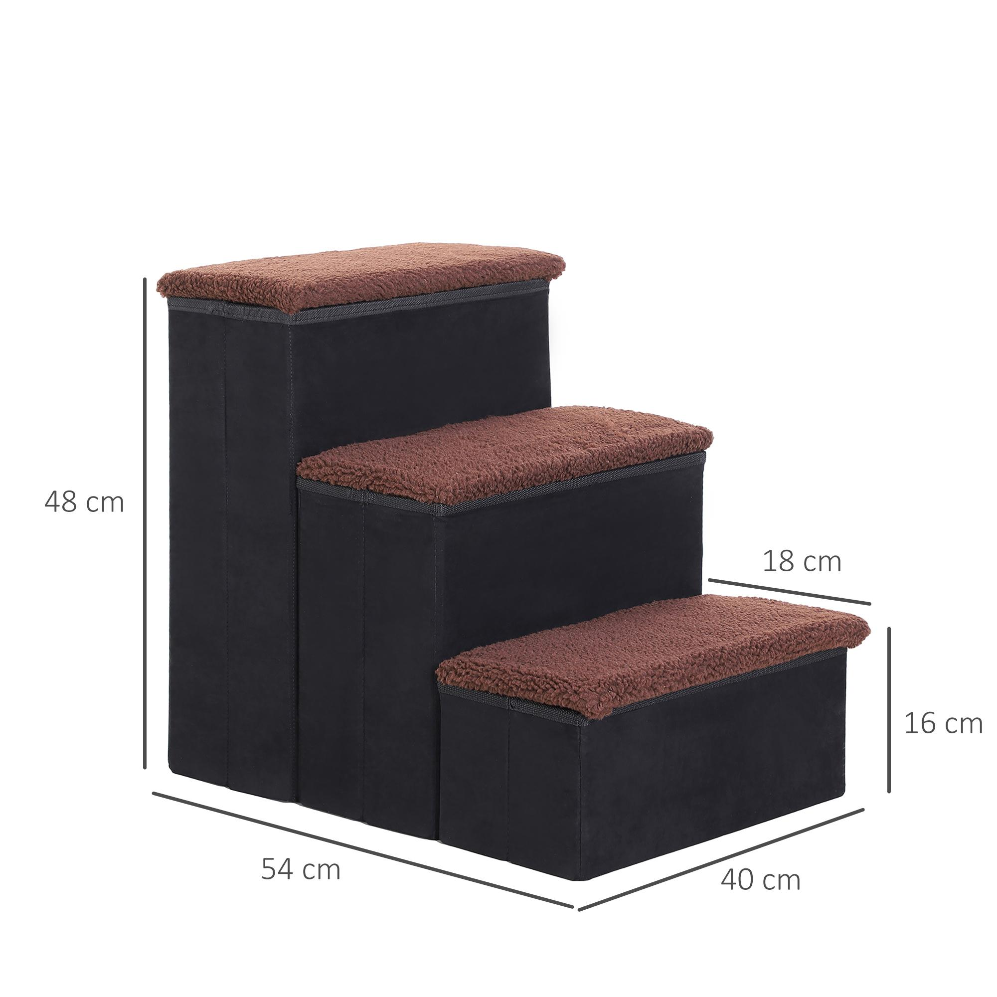 Eine dreistufige Haustiertreppe in Schwarz mit braunen Stufen, Maße sind sichtbar.
