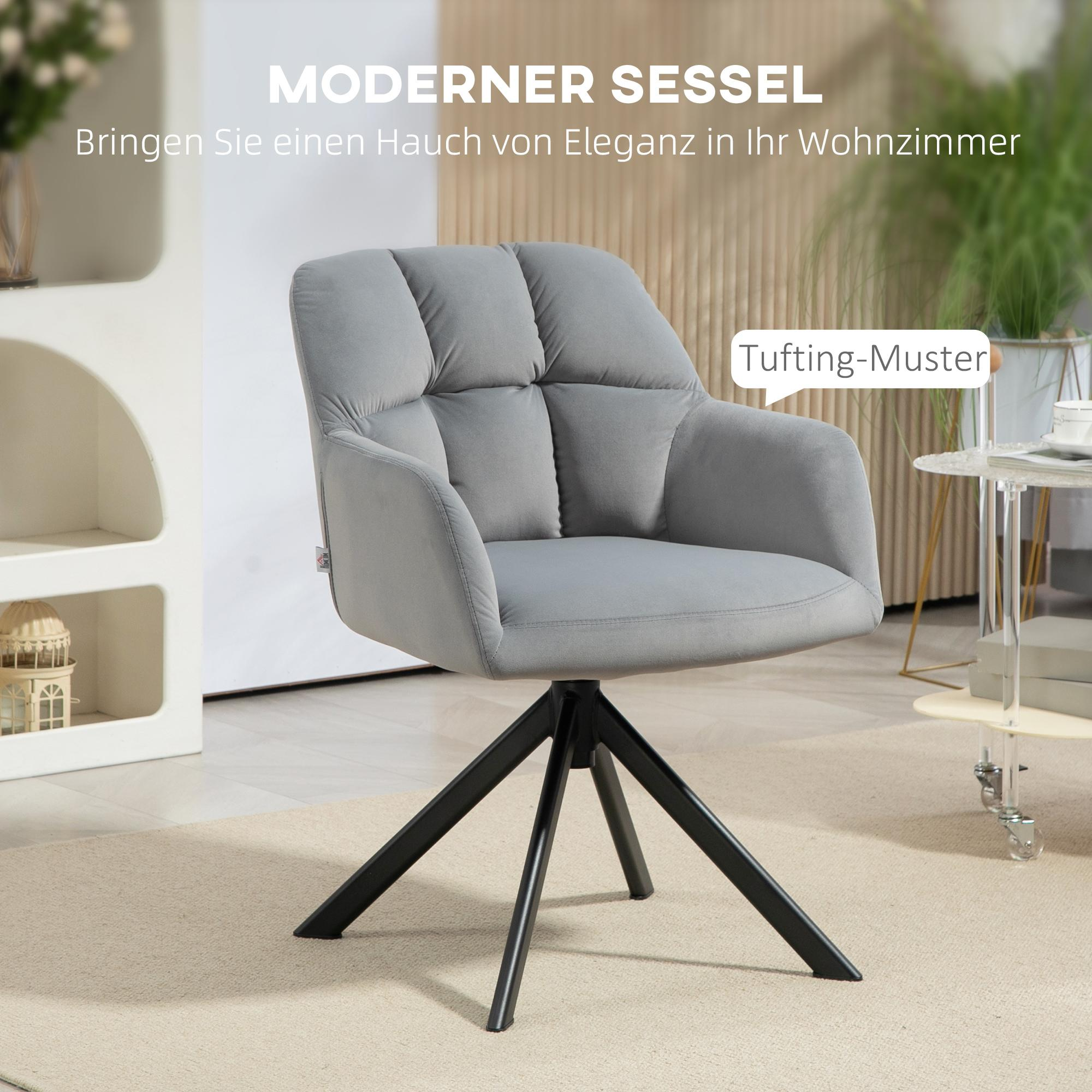 Ein grauer Sofastuhl mit Holzbeinen und Kissen, in einem Wohnzimmer mit Dekoration.