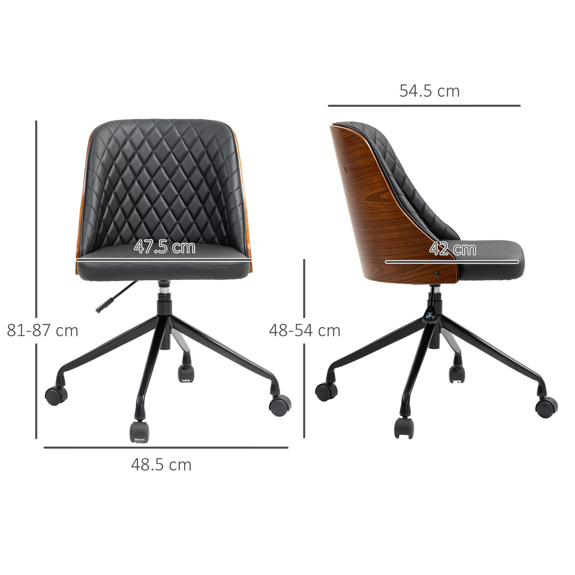 Schwarzer Bürostuhl mit Holzrücken und Maßen. Der Stuhl hat ein schwarzes Gestell und Räder.