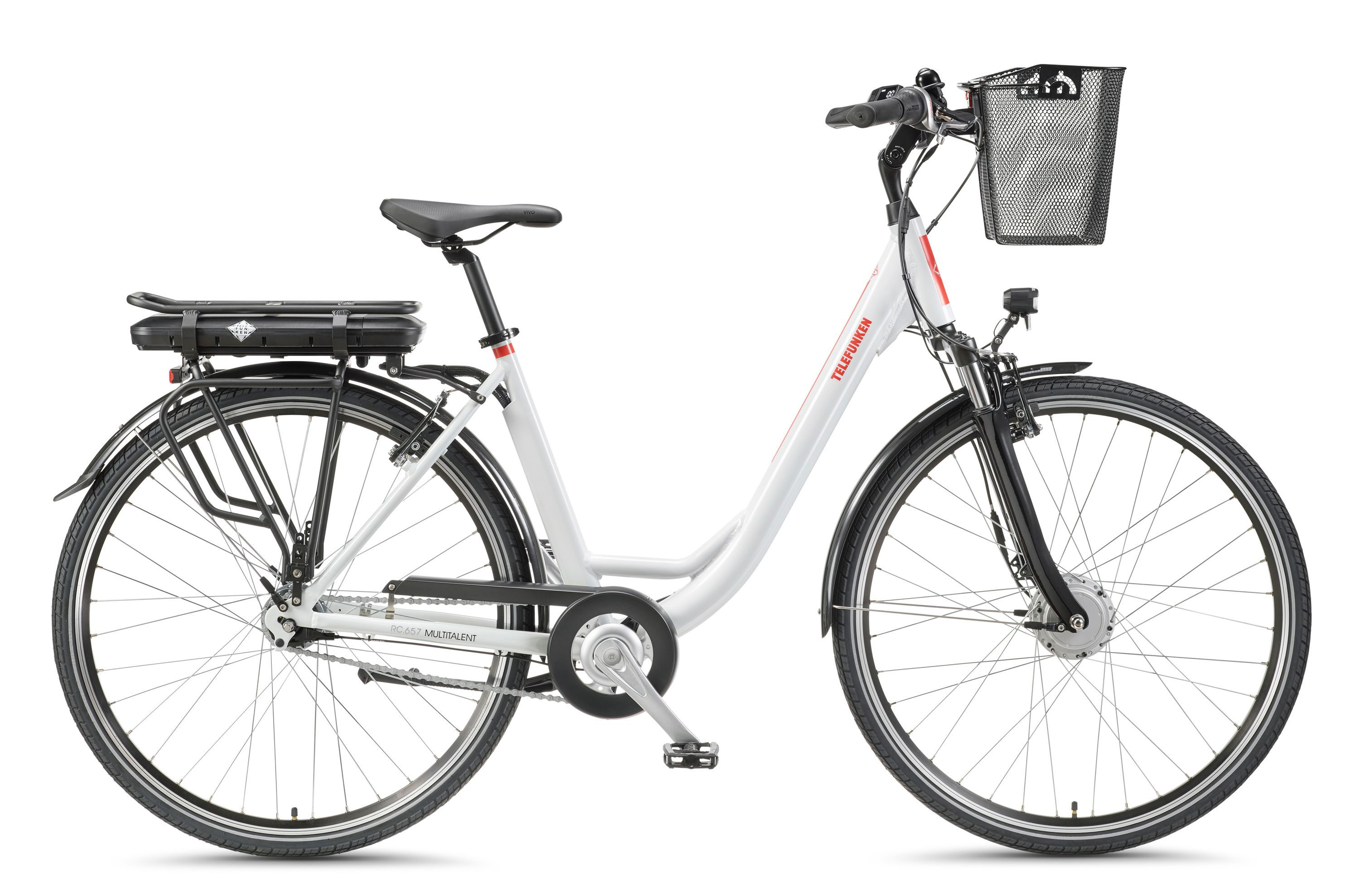 Ein weißes Telefunken E-Bike wird in einem Winkel von hinten vor einem weißen Hintergrund präsentiert.
