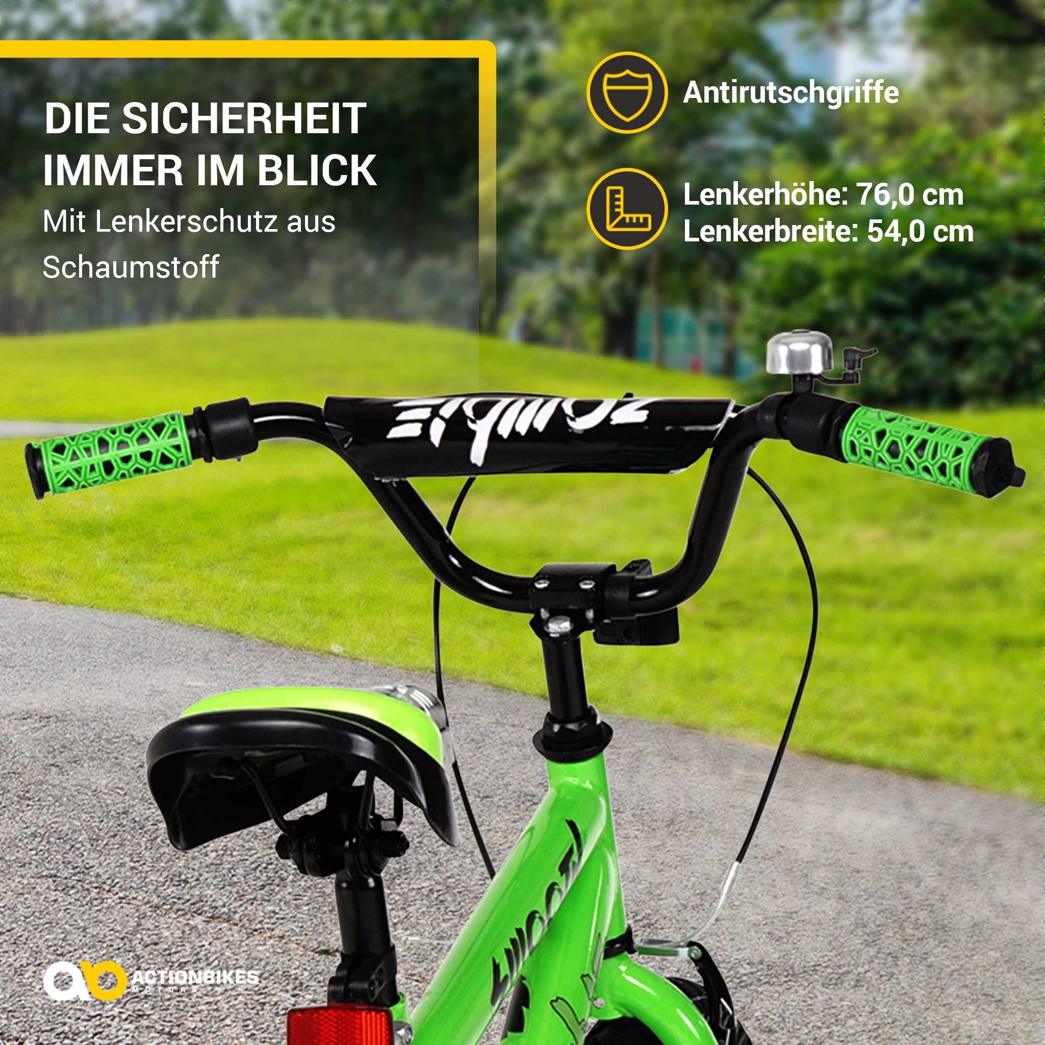 Nahaufnahme eines grünen Lenkers mit grünen Griffen und einer silbernen Klingel. Text auf Deutsch.