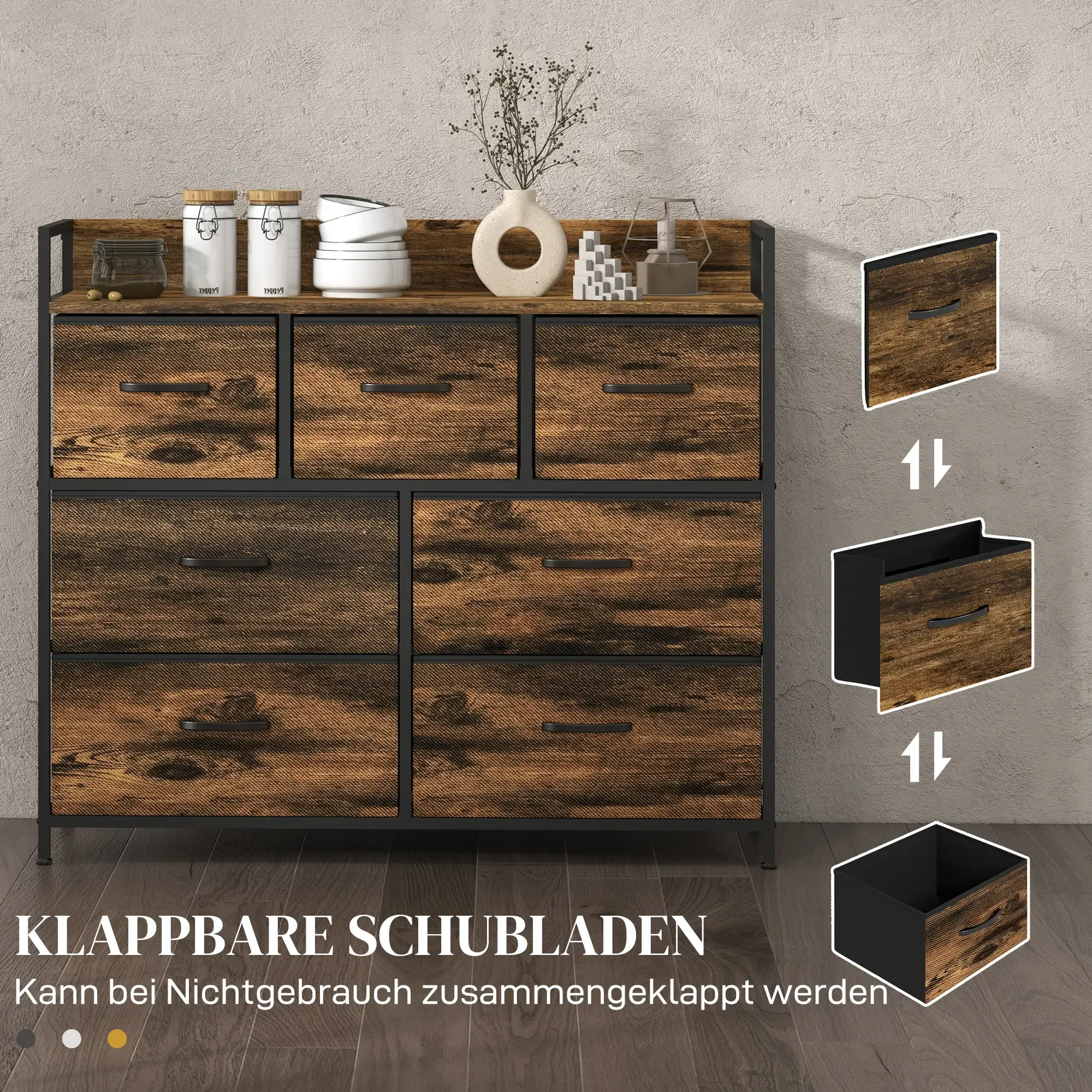 Kommode aus Holz mit Schubladen und Gegenständen oben drauf. Text: Klappbare Schubladen.