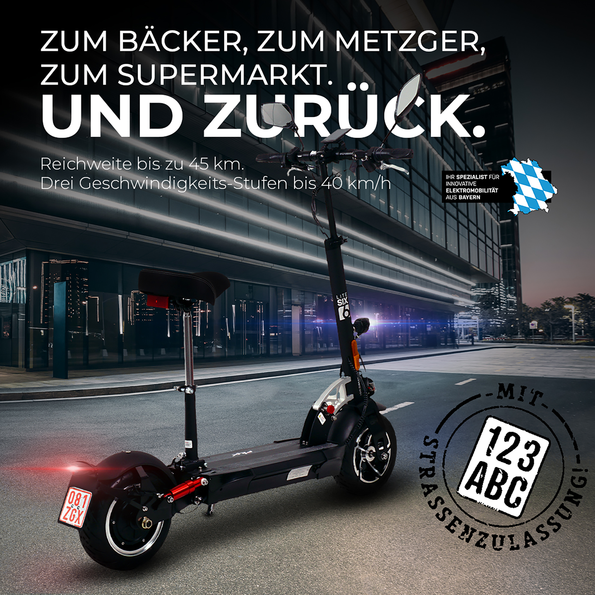 Ein Elektroroller fährt auf einer Stadtstraße, mit Text: Zum Bäcker, zum Metzger, zum Supermarkt.