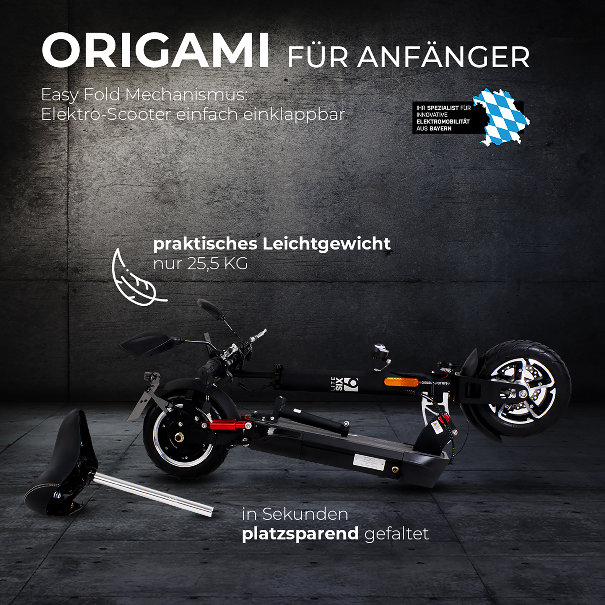 Schwarzer, zusammengeklappter Elektroroller. Text auf Deutsch. Der Hintergrund ist ein dunkles, verschwommenes Studio mit Text.