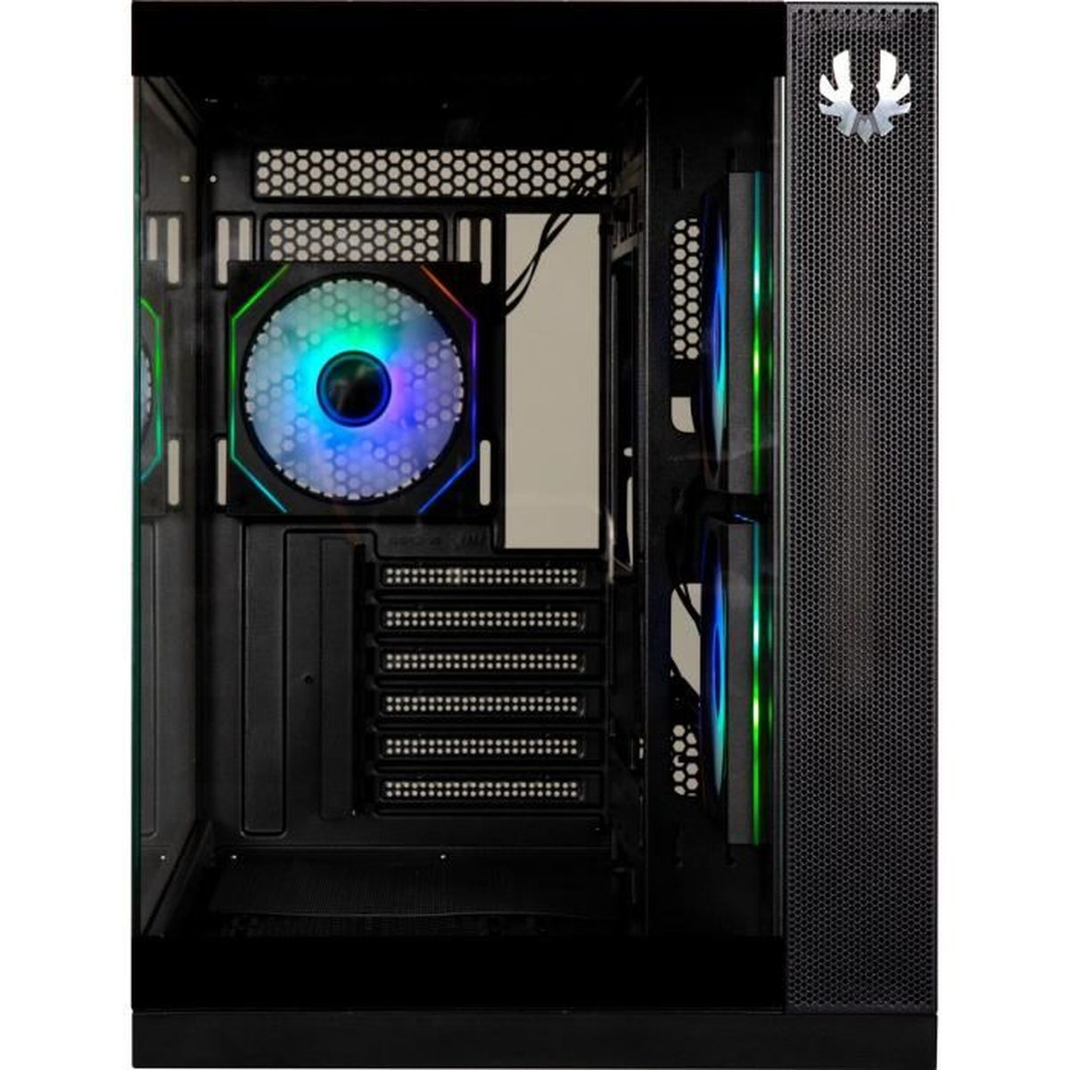 Vista interna di un case per computer nero con ventole e componenti, con un pannello laterale in vetro.