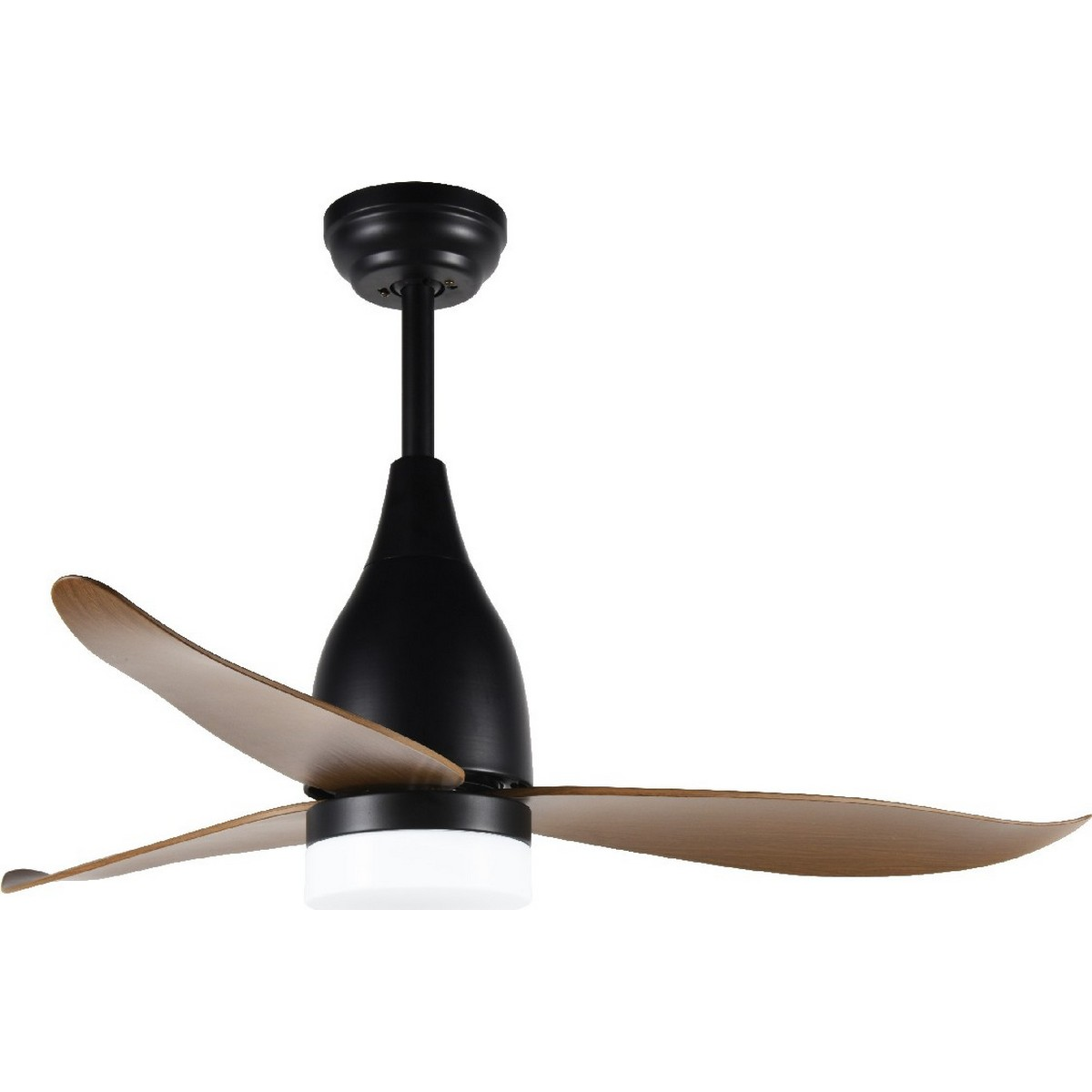 Un ventilatore da soffitto nero con pale in legno. Il ventilatore è appeso al soffitto e ha tre pale.