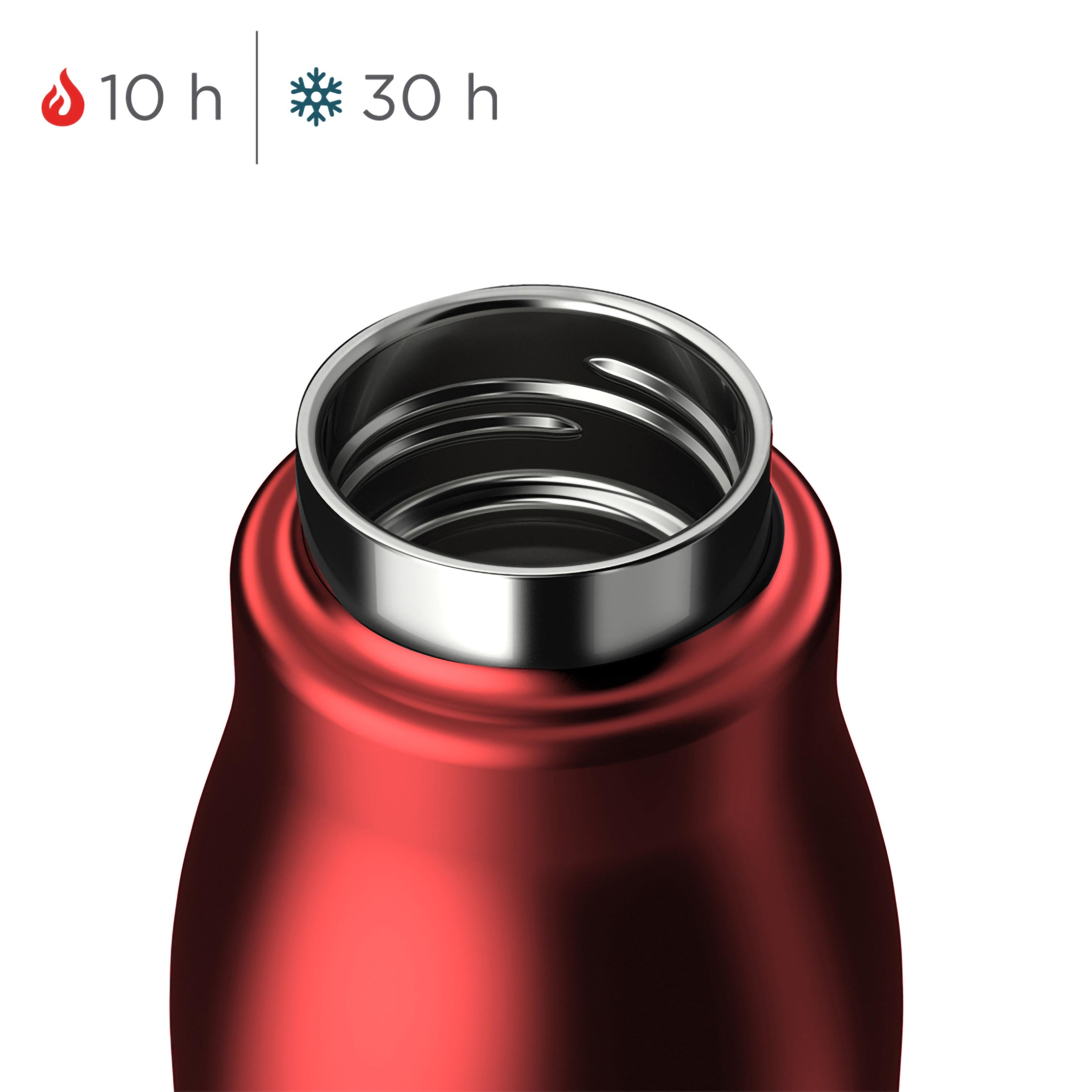 Eine Wasserflasche in Rot mit offenem Deckel. Sie hat einen Metallrand, eine glatte Oberfläche und ein glänzendes Finish.