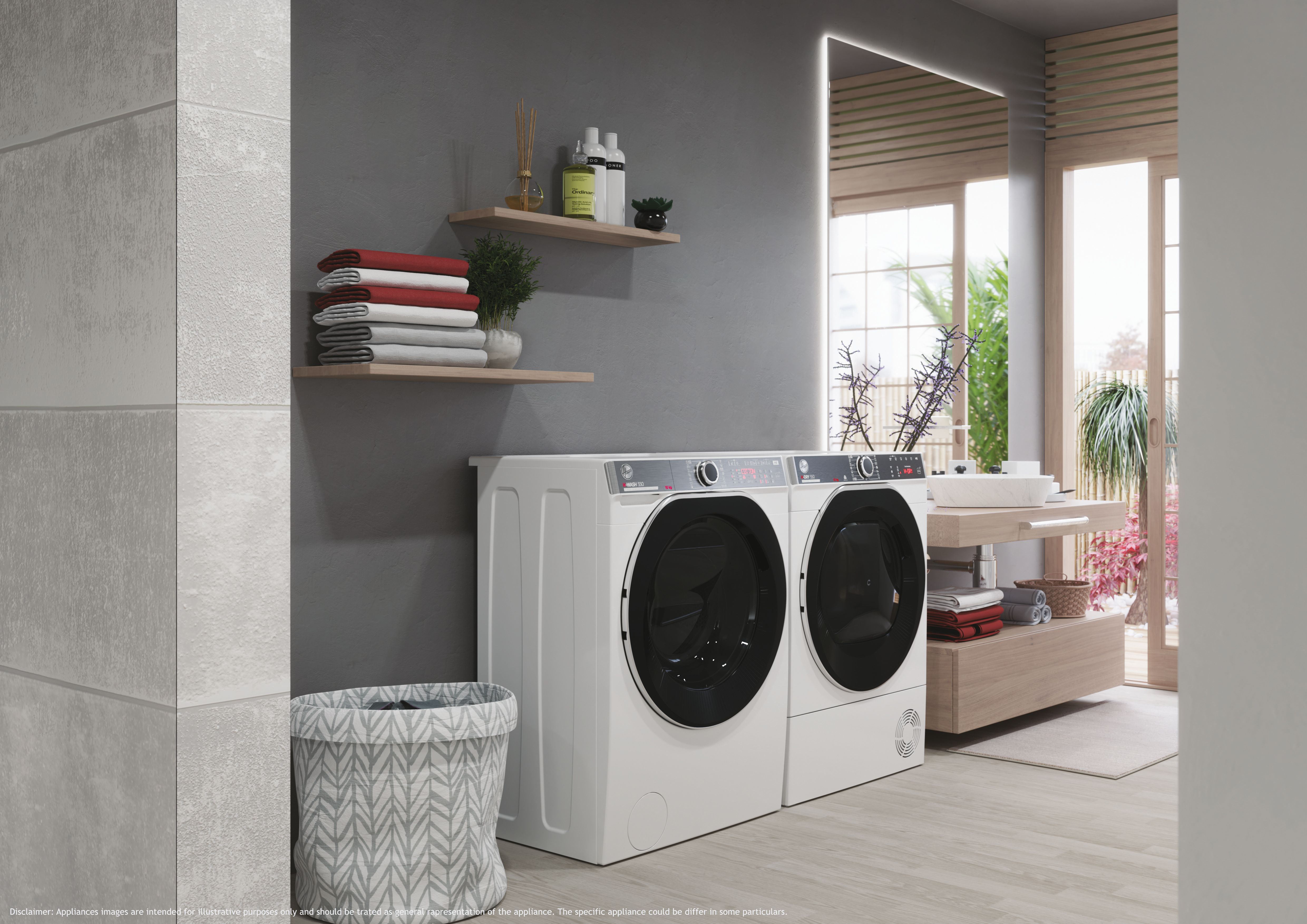 Lavanderia moderna con due lavatrici bianche, mensole con decorazioni.