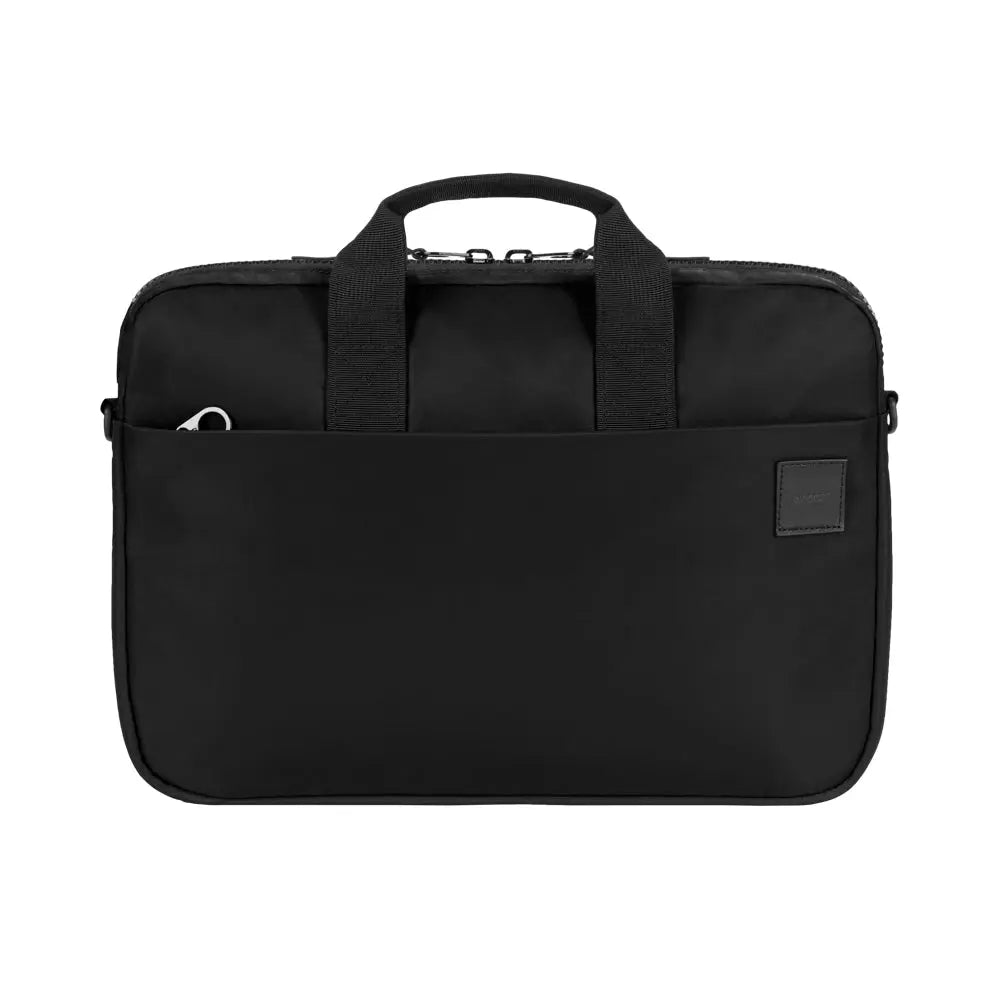 Una borsa nera per laptop con manici e una tasca frontale. La borsa è semplice e dall'aspetto professionale.