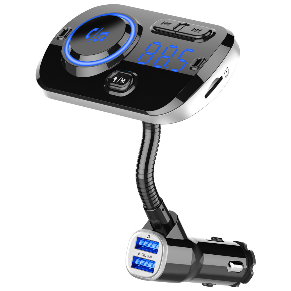 Schwarzes und silbernes Autoladegerät mit flexiblem Hals und mehreren Knöpfen. USB-Anschlüsse vorhanden.