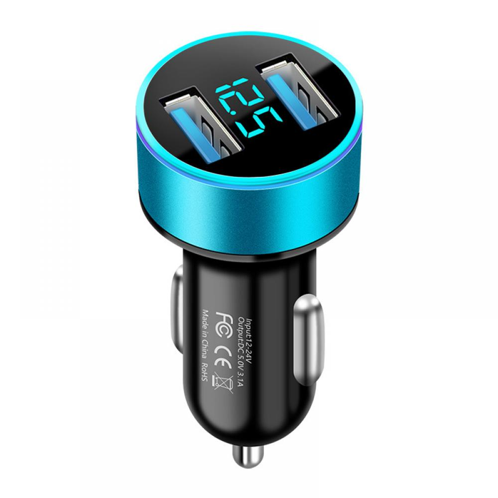 Ein schwarz-blaues Autoladegerät mit zwei USB-Anschlüssen und digitaler Anzeige.