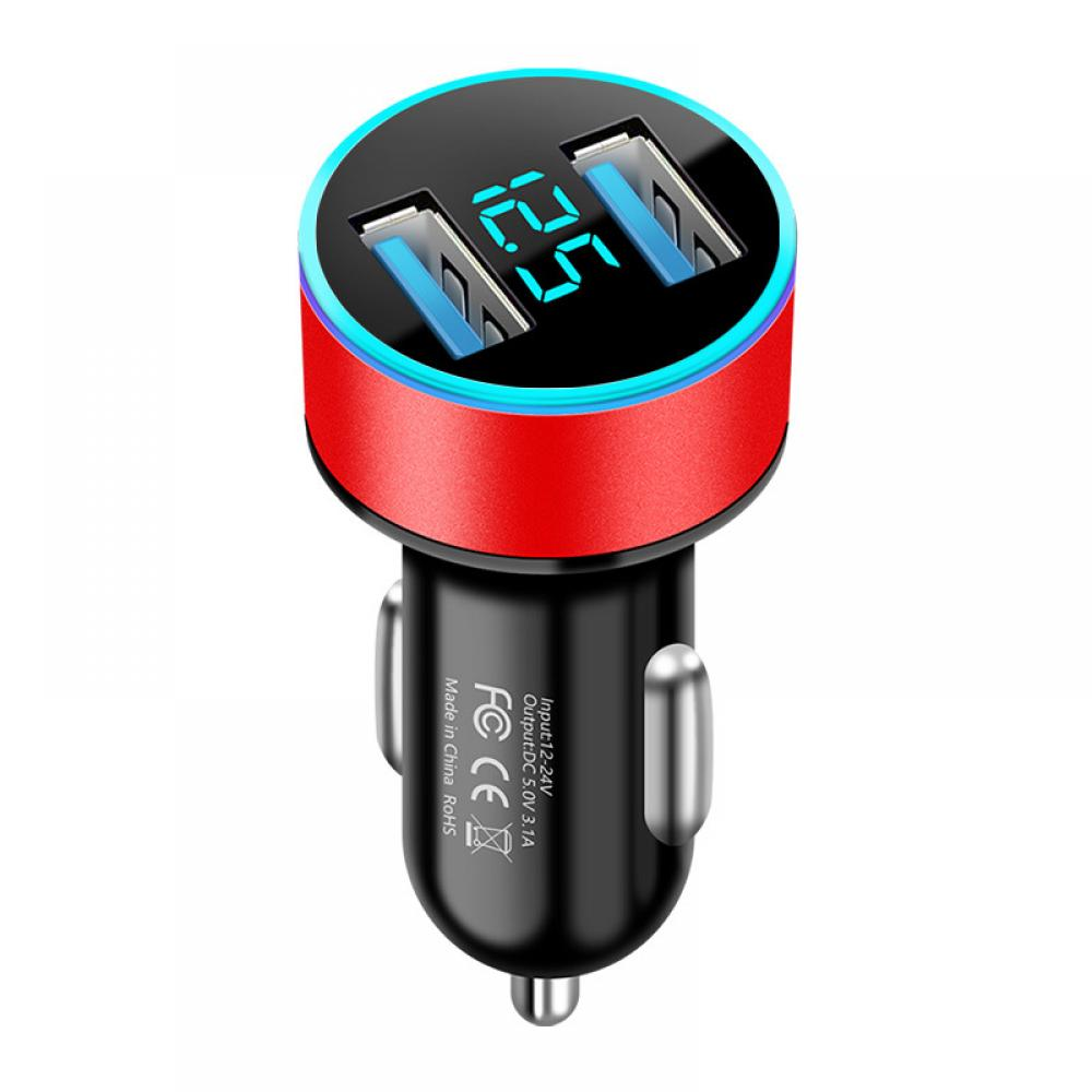 Ein roter und schwarzer Auto-Adapter mit zwei USB-Anschlüssen und einer Digitalanzeige, die 2,5 anzeigt.