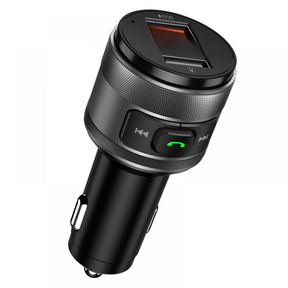 Schwarzes Autoladegerät mit USB-Anschluss, Display und Tasten zur Musiksteuerung.