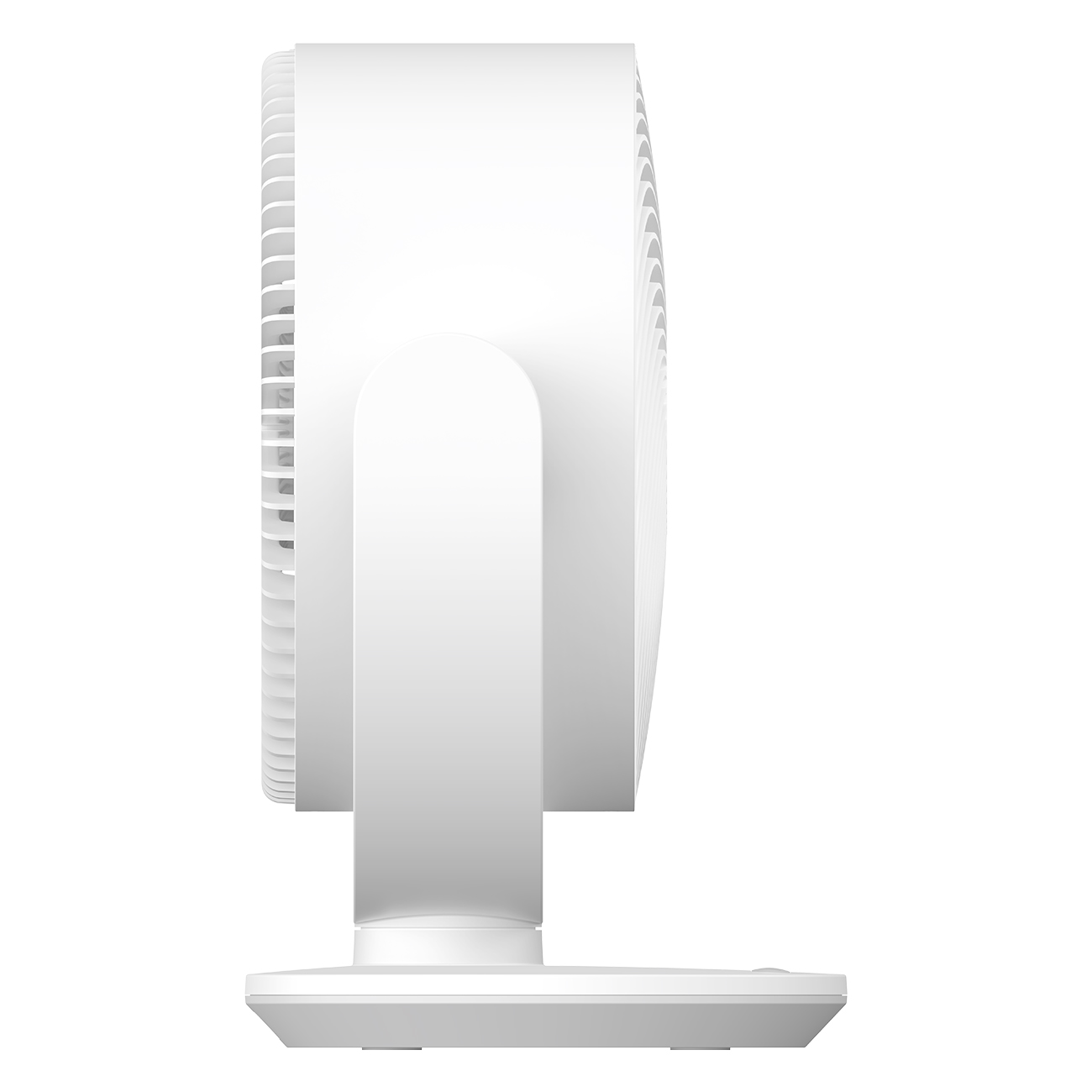 Ein weißer Ventilator von der Seite betrachtet. Er hat ein abgerundetes Gitter und einen weißen Sockel.