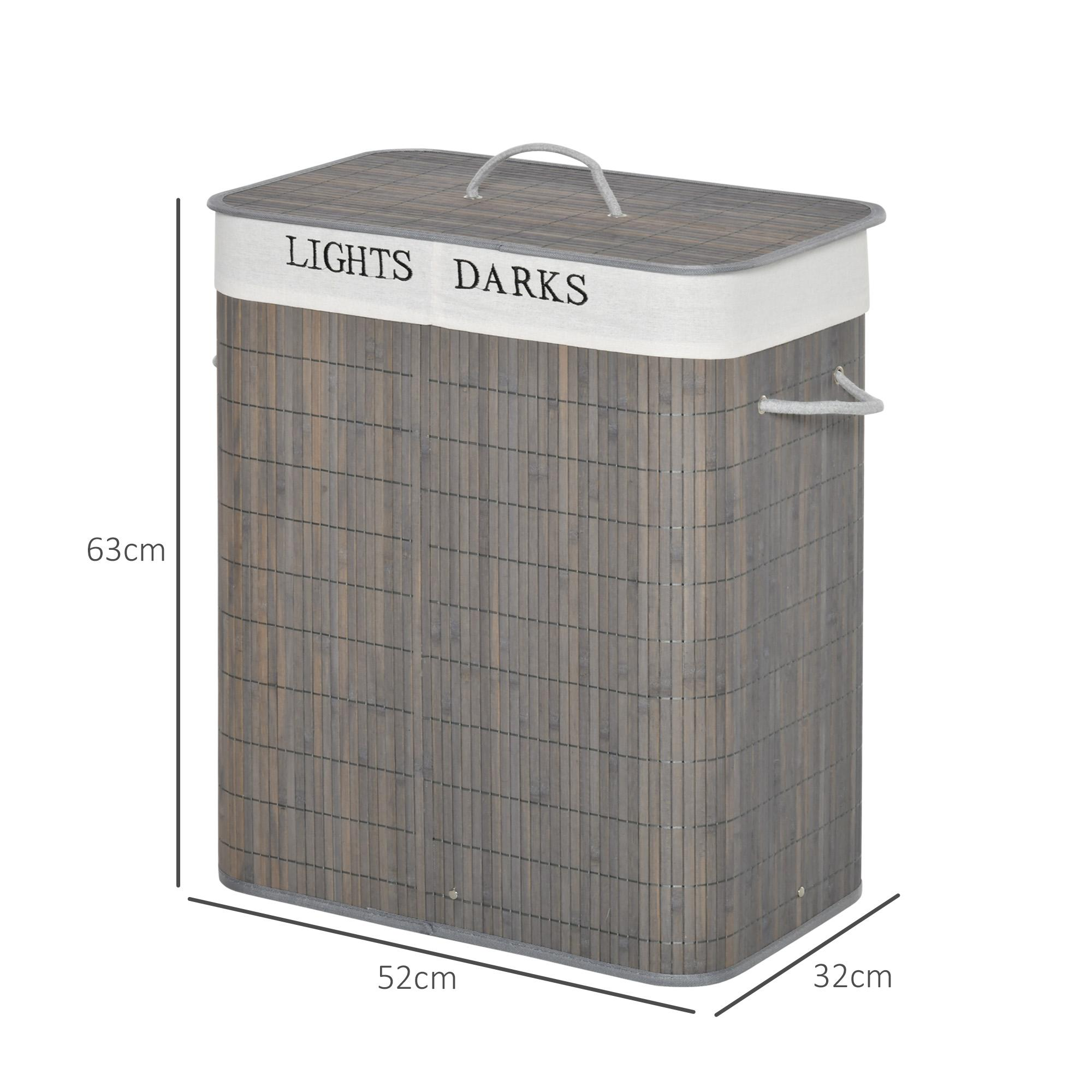 Wäschekorb aus grauem Bambus mit weißem Stoffoberteil mit der Aufschrift "LIGHTS" und "DARKS". Abmessungen: 63 cm Höhe, 52 cm Breite, 32 cm Tiefe.