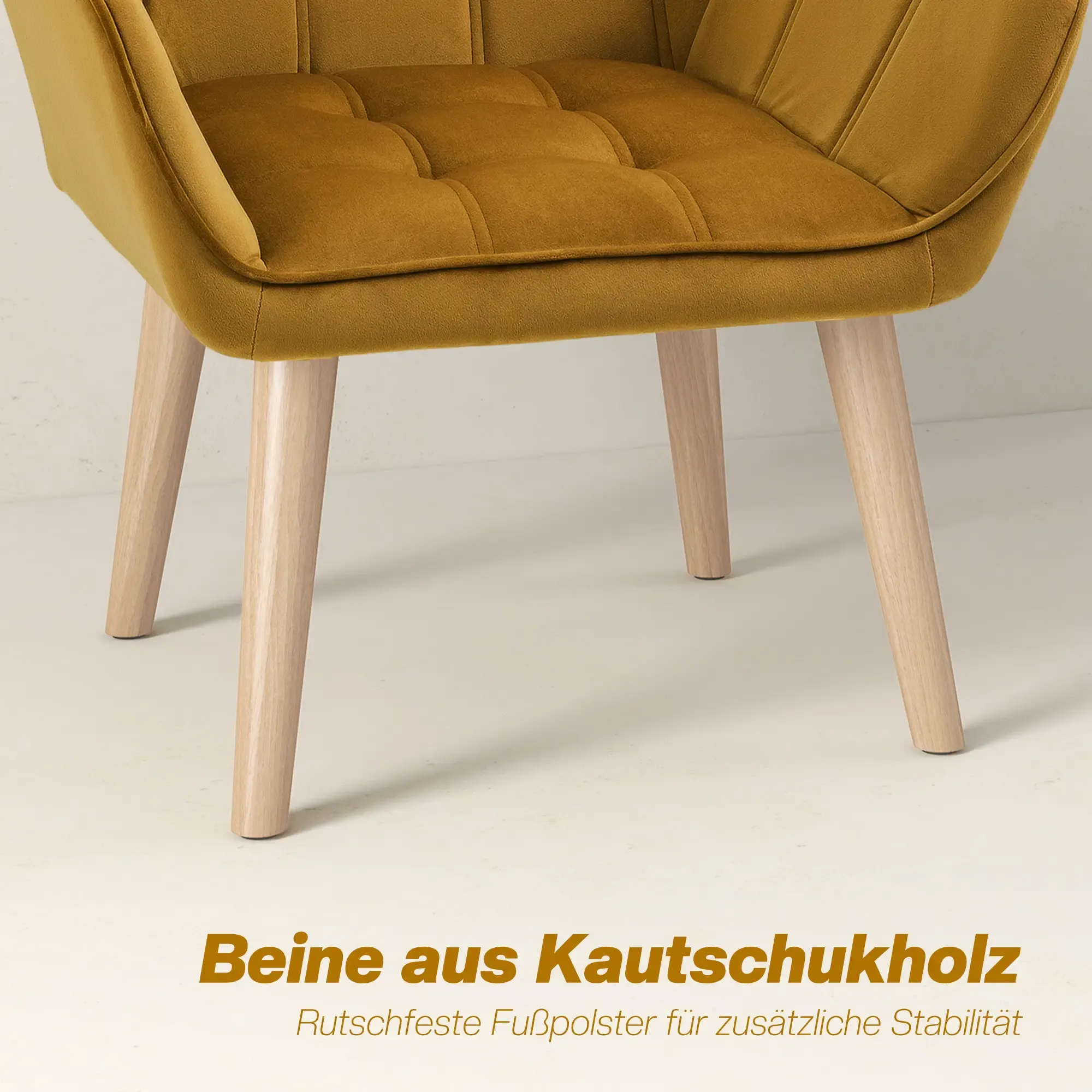 Senfgelber Stuhl mit Holzbeinen. Der Stuhl hat einen getufteten Sitz und Rücken. Text: 'Beine aus Kautschukholz'.