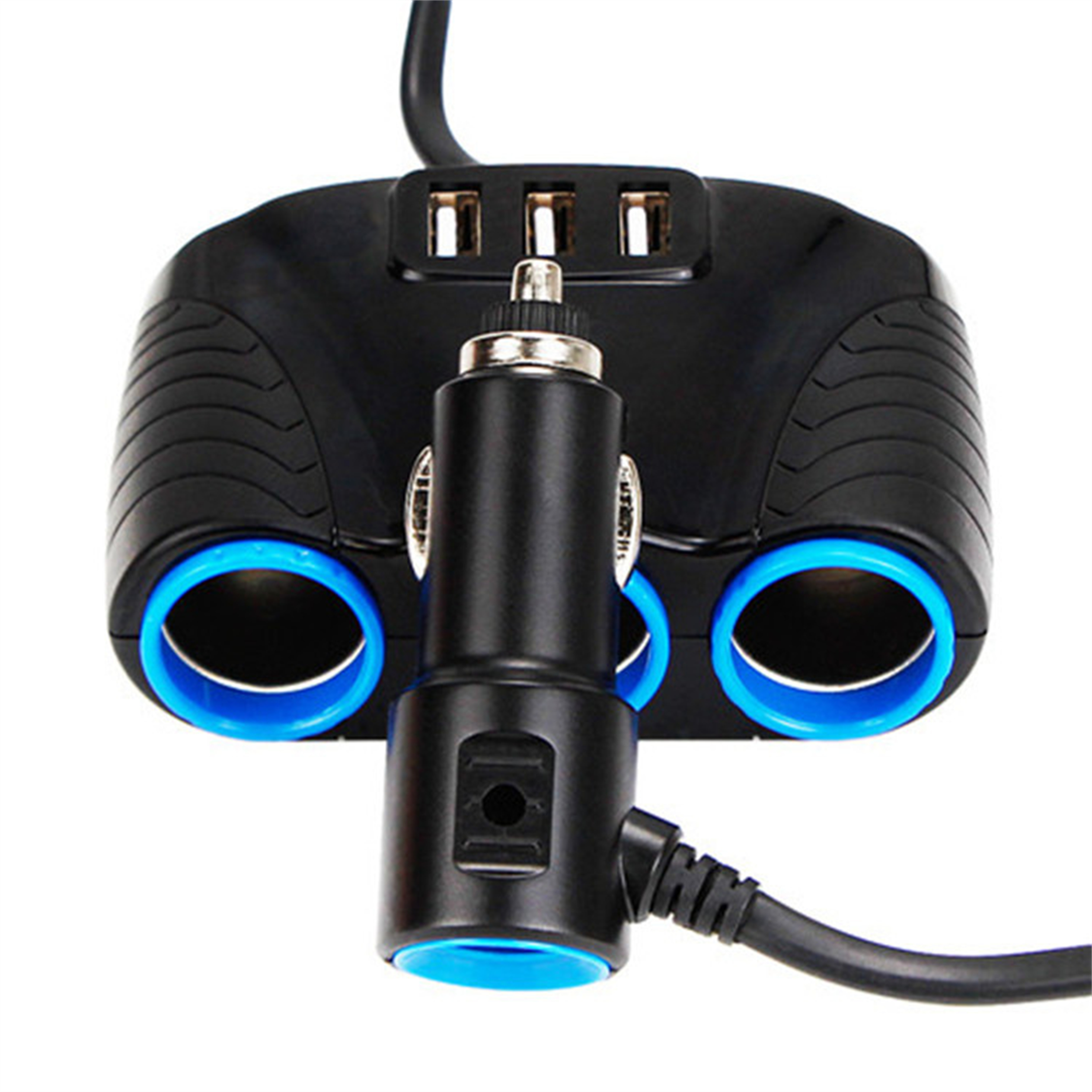 Ein schwarzes Autoladegerät mit blauen Akzenten. Es hat drei USB-Anschlüsse und zwei Zigarettenanzünder.