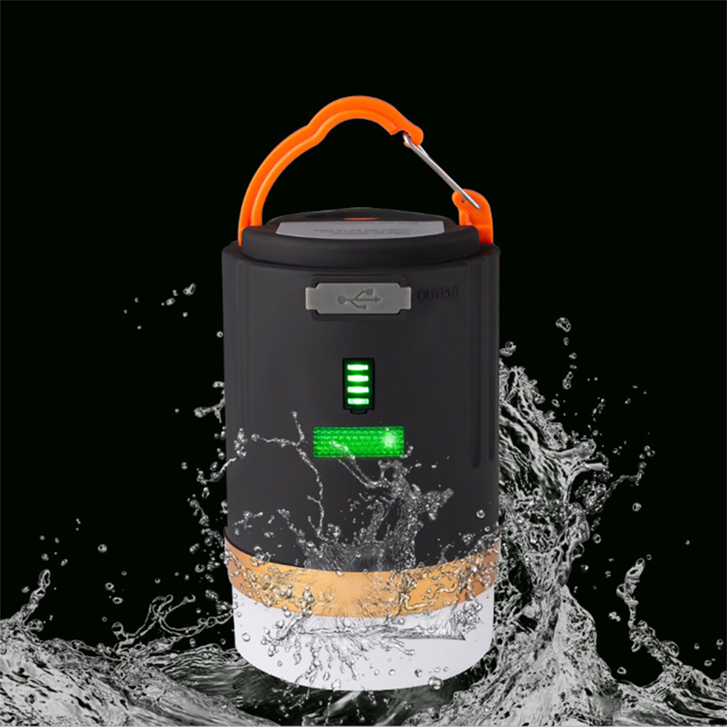Eine schwarz-orangefarbene Laterne mit Wasserspritzereffekt. Sie hat einen Griff und eine Ladeanzeige. Der Hintergrund ist schwarz.