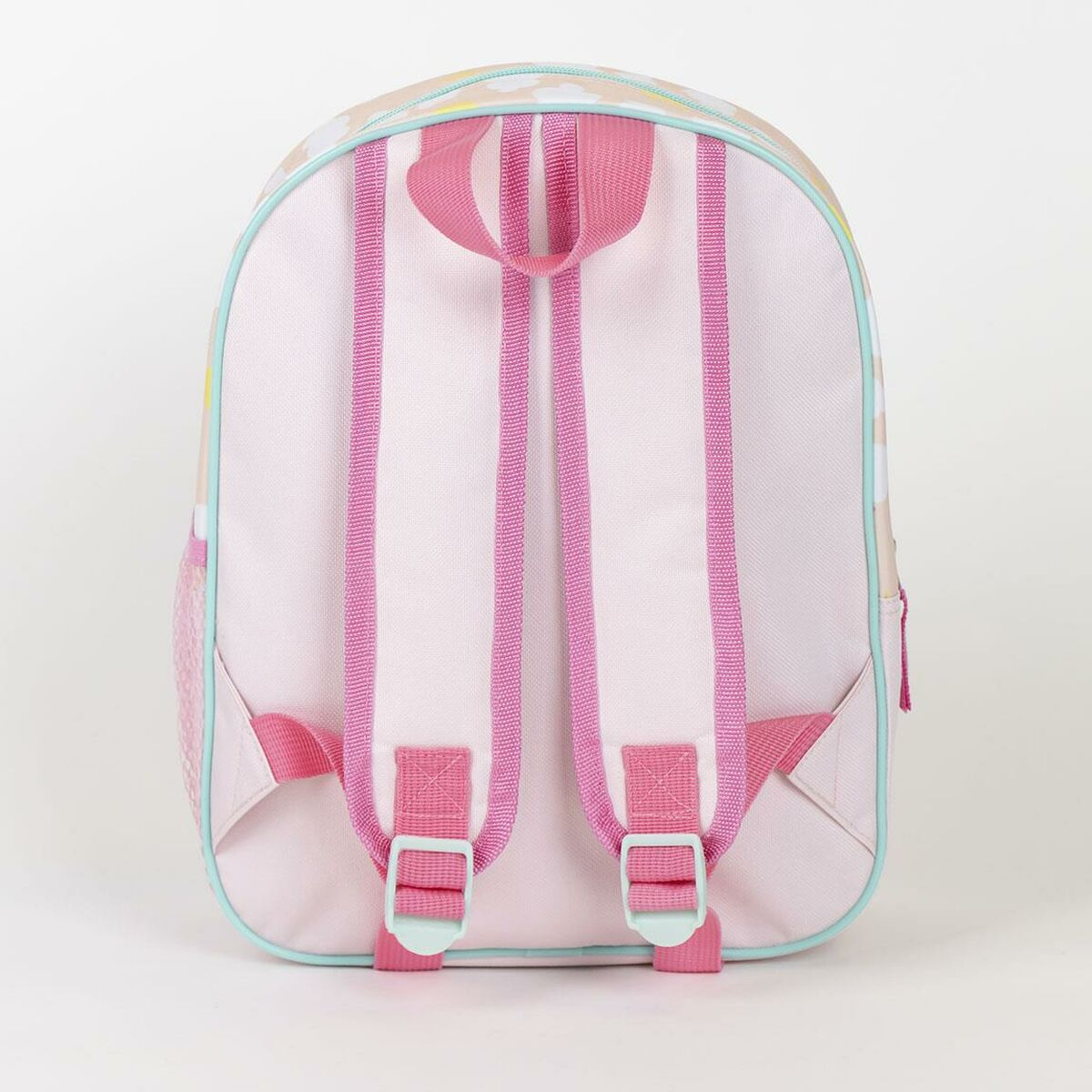 Rosa Rucksack mit pinkfarbenen Trägern, türkisfarbenen Akzenten und einer seitlichen Netztasche. Der Hintergrund ist schlicht weiß.
