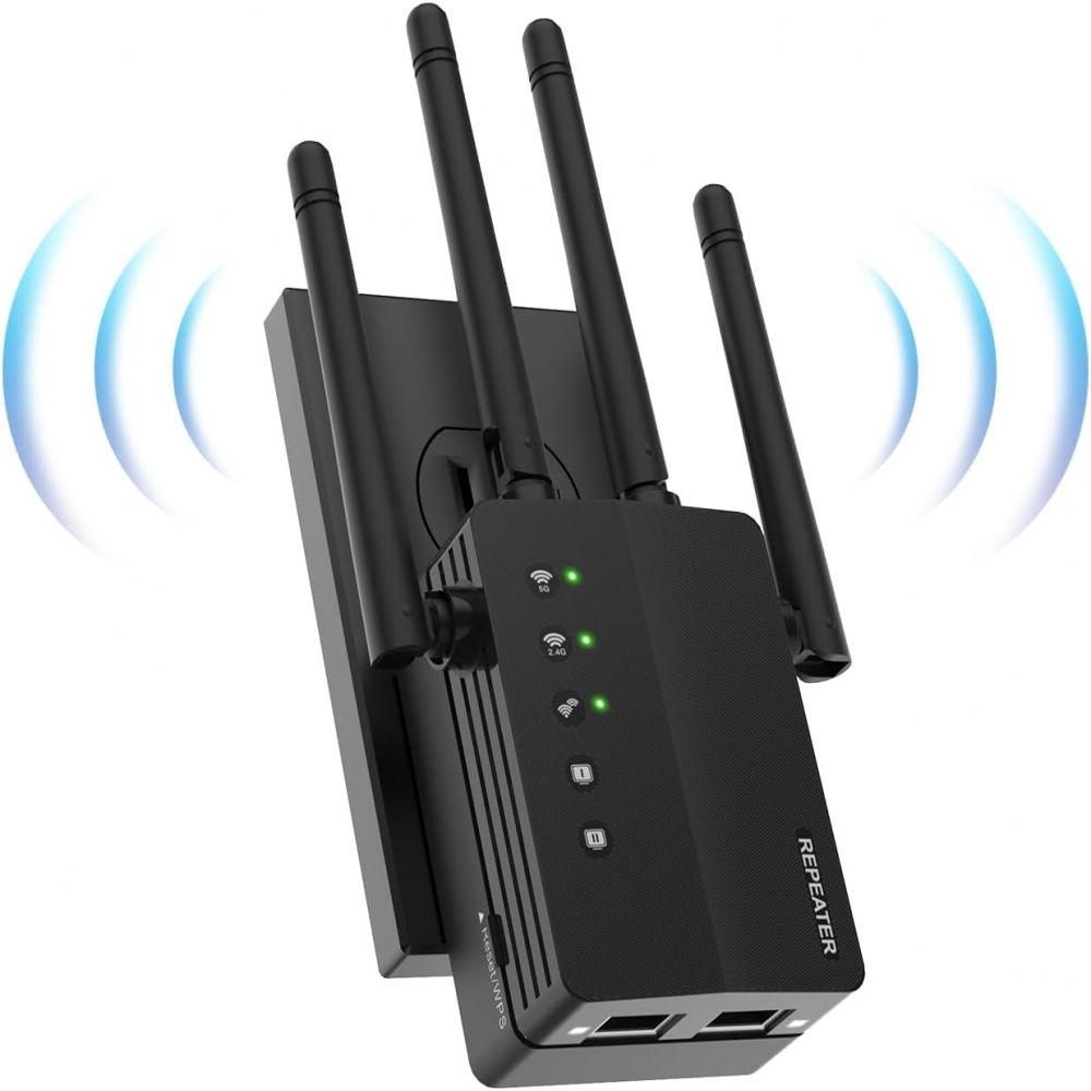 Ein schwarzer WLAN-Repeater mit vier Antennen wird gezeigt. Er hat mehrere Kontrollleuchten und Anschlüsse. Drahtlose Signalwellen sind ebenfalls sichtbar.