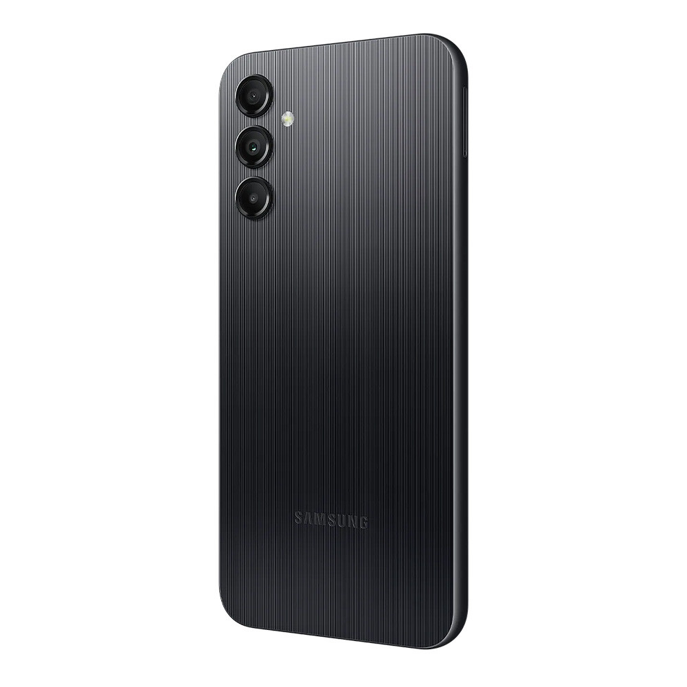 Parte trasera de smartphone negro. Se ven tres cámaras y un flash. La palabra SAMSUNG está escrita abajo.