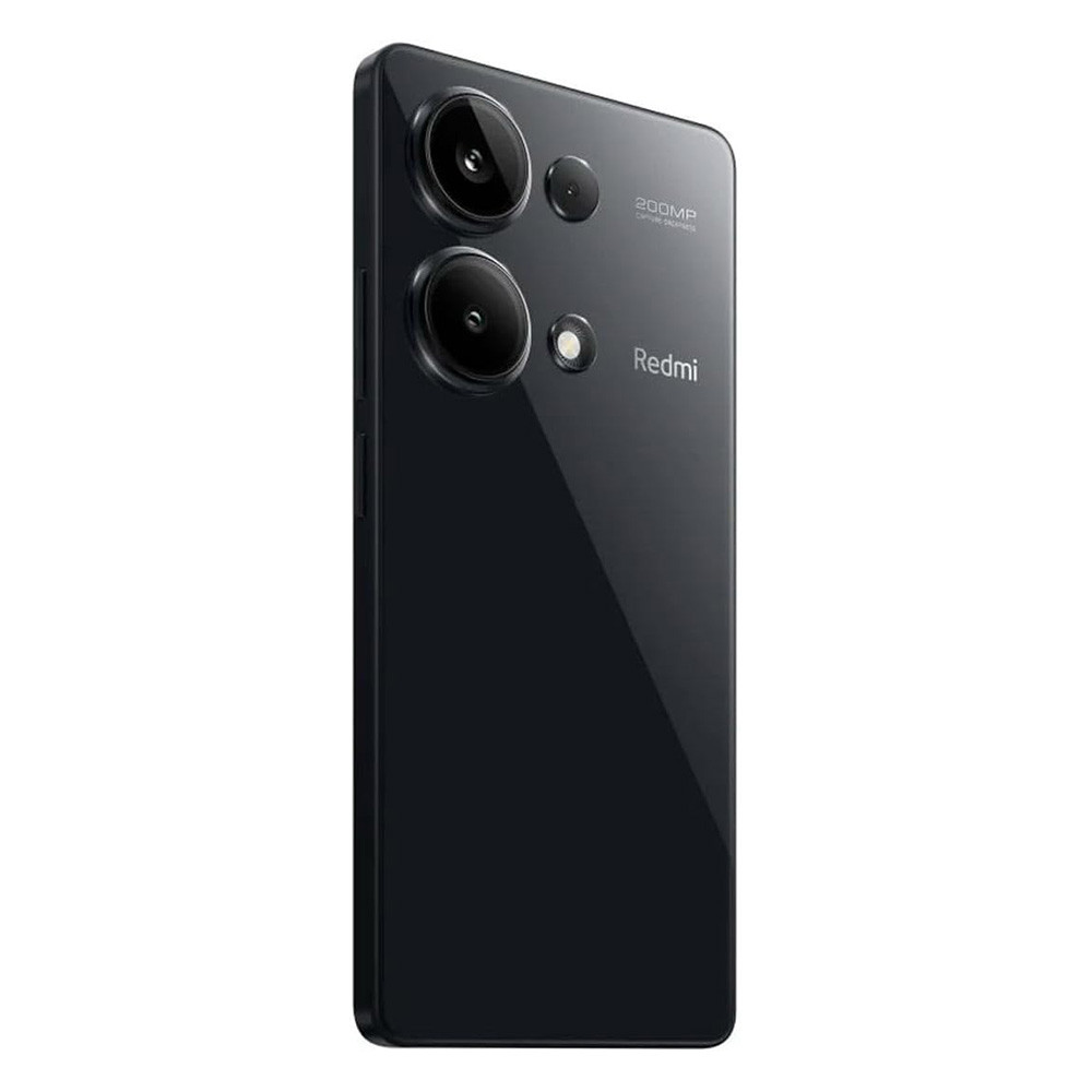Üç kameralı ve Redmi logolu siyah akıllı telefon arkası. Kameralar dikey olarak düzenlenmiştir.