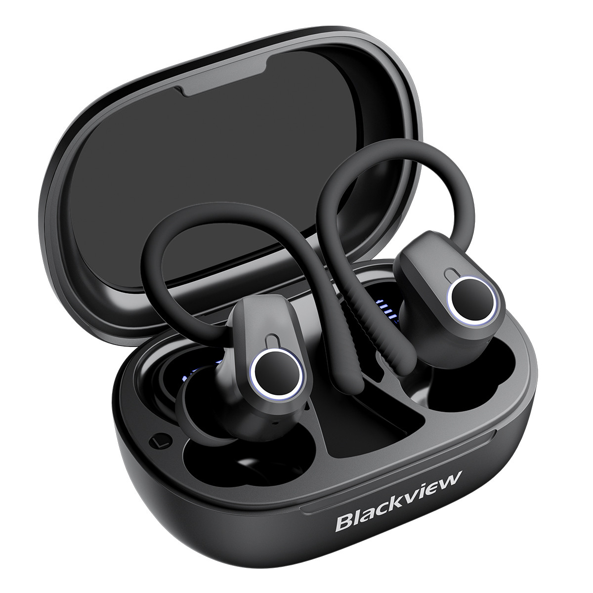 Auricolari wireless neri in una custodia di ricarica. Gli auricolari sono neri, con ganci per le orecchie. Custodia aperta. Sfondo bianco.