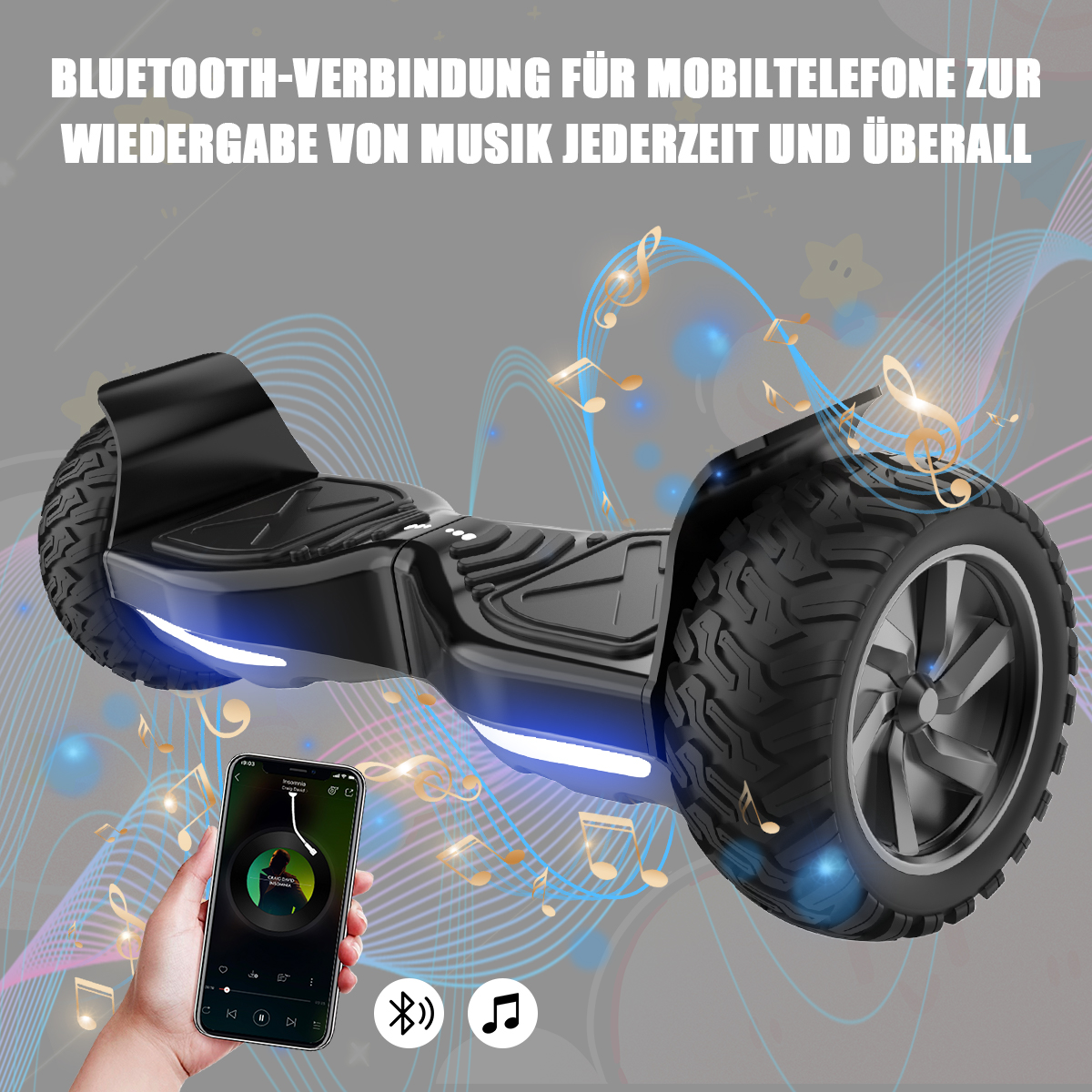 Czarny hoverboard z niebieskimi światłami. Ręka trzyma telefon z muzyką. Nuty muzyczne unoszą się. Tekst: Muzyka Bluetooth.
